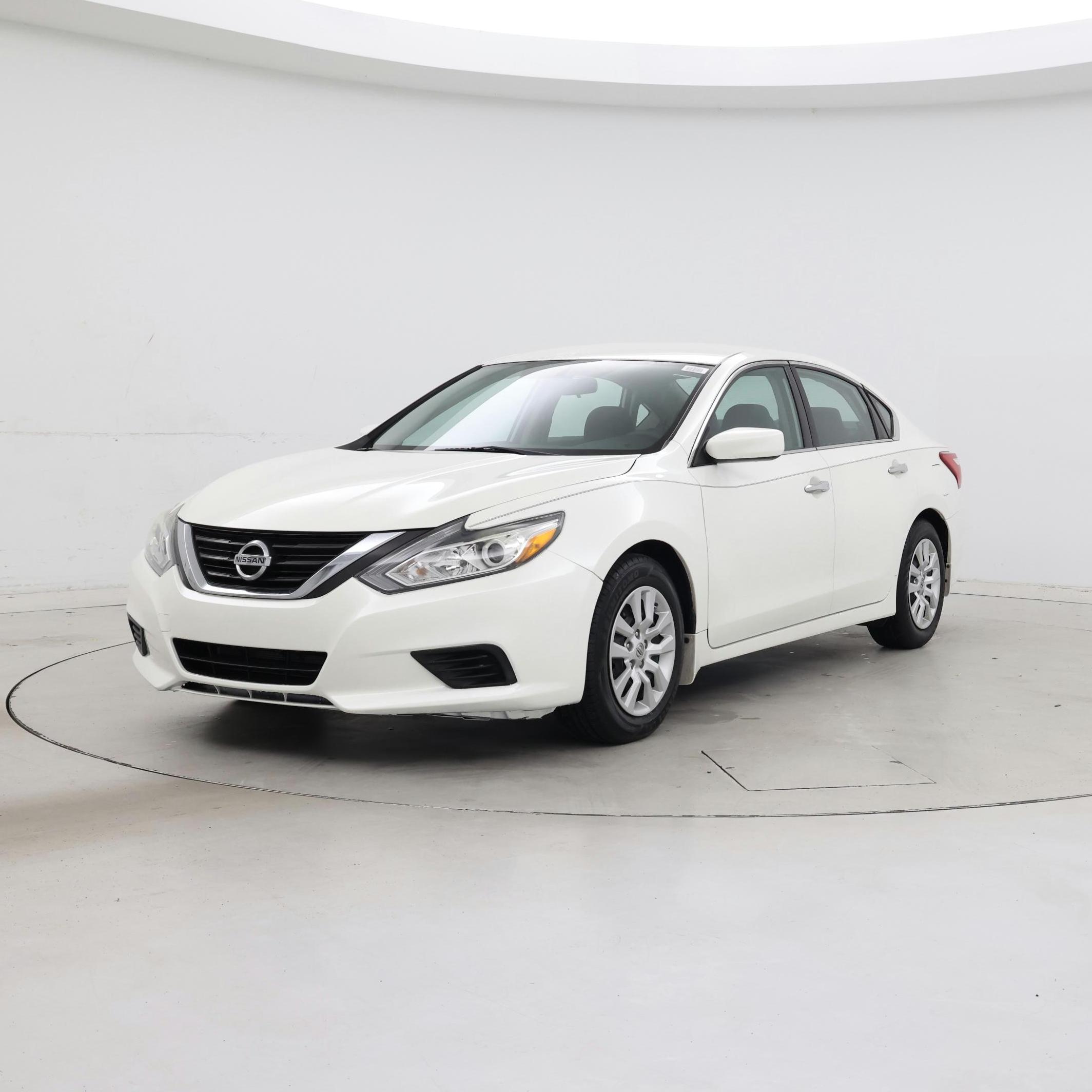 Thumbnail: 2017 Nissan Altima - 4