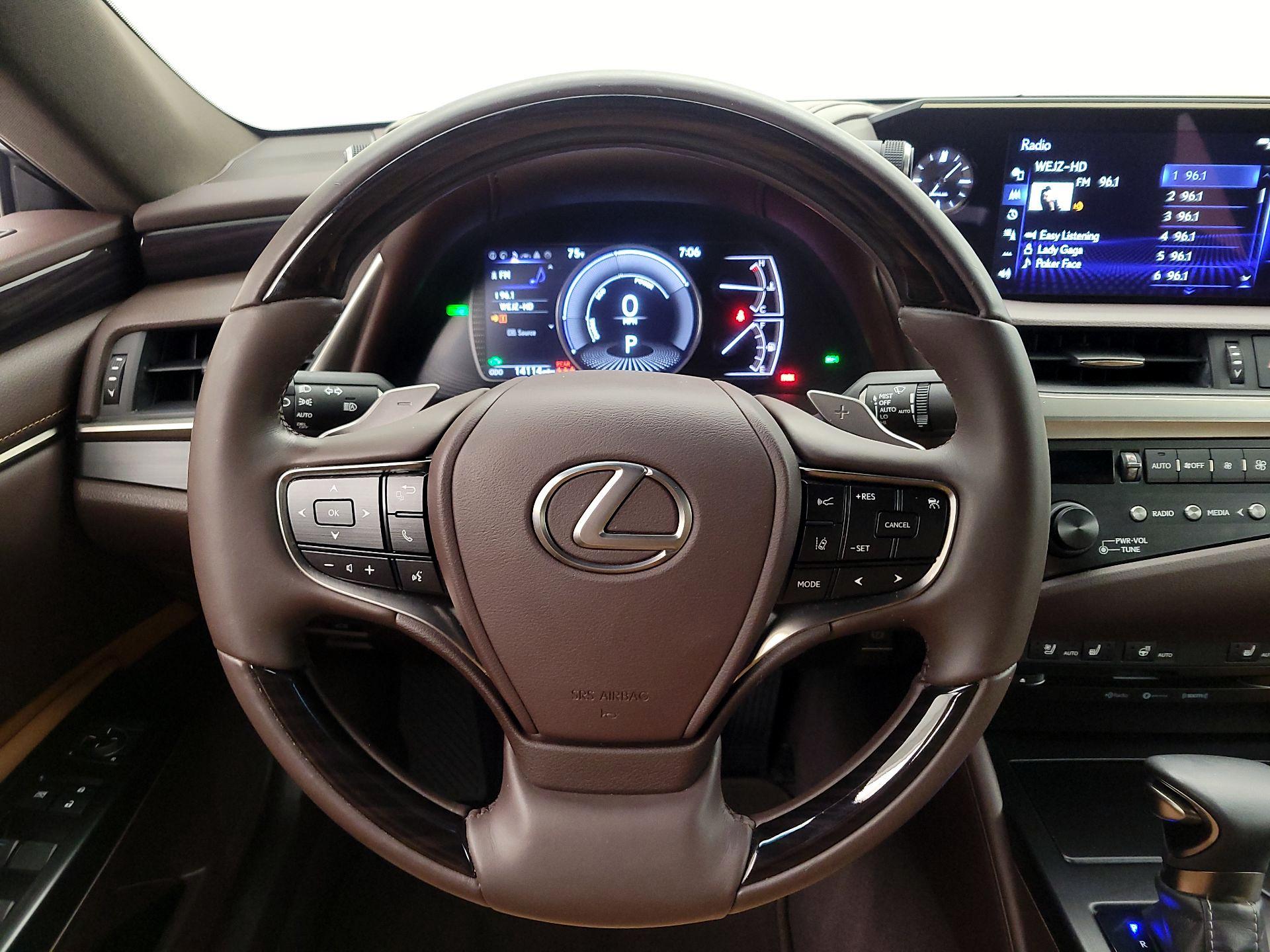 Thumbnail: 2019 Lexus ES - 10