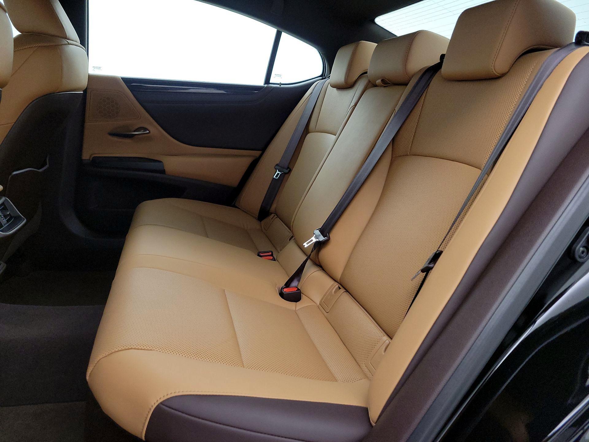 Thumbnail: 2019 Lexus ES - 20