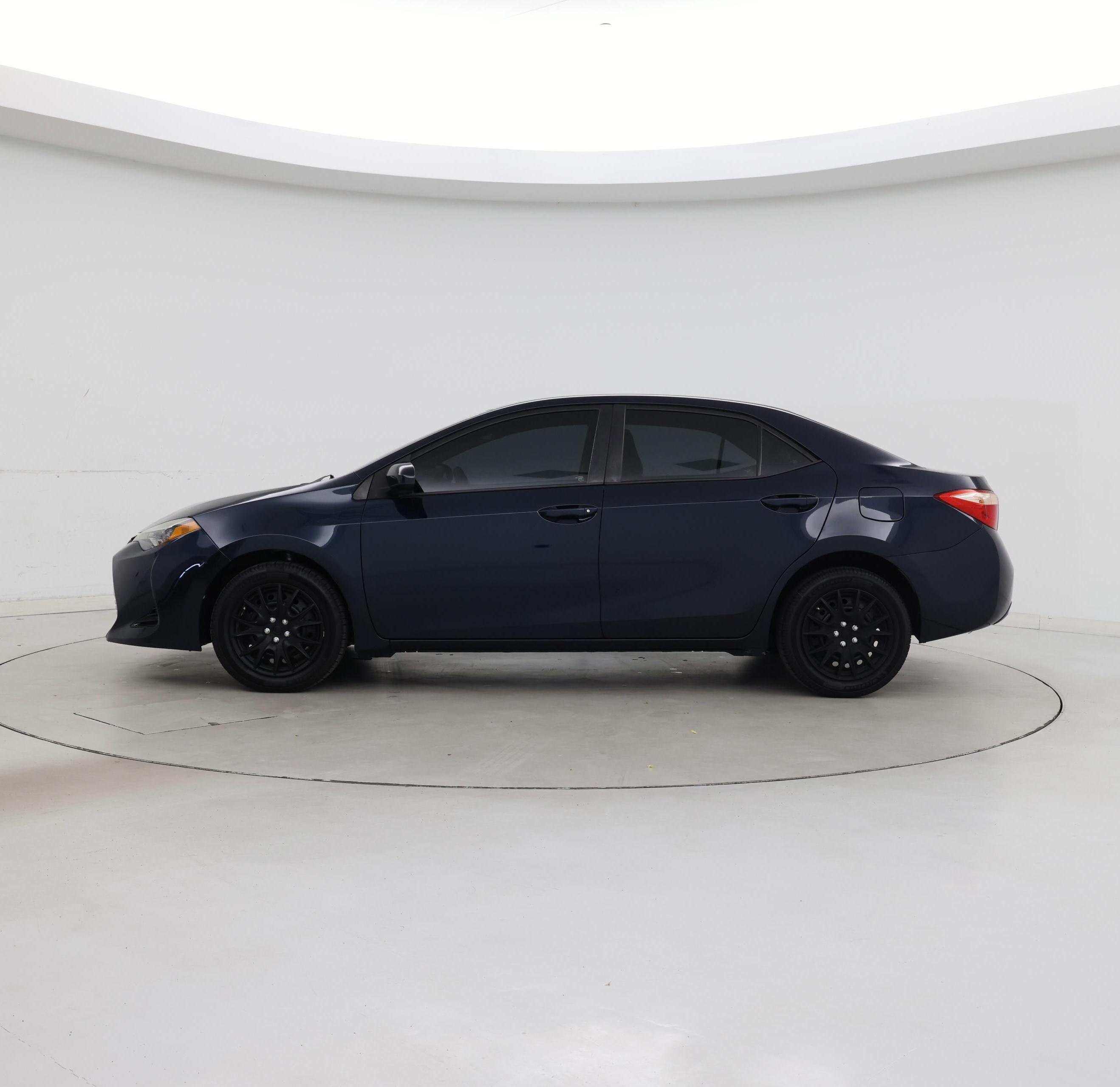 Thumbnail: 2018 Toyota Corolla - 3