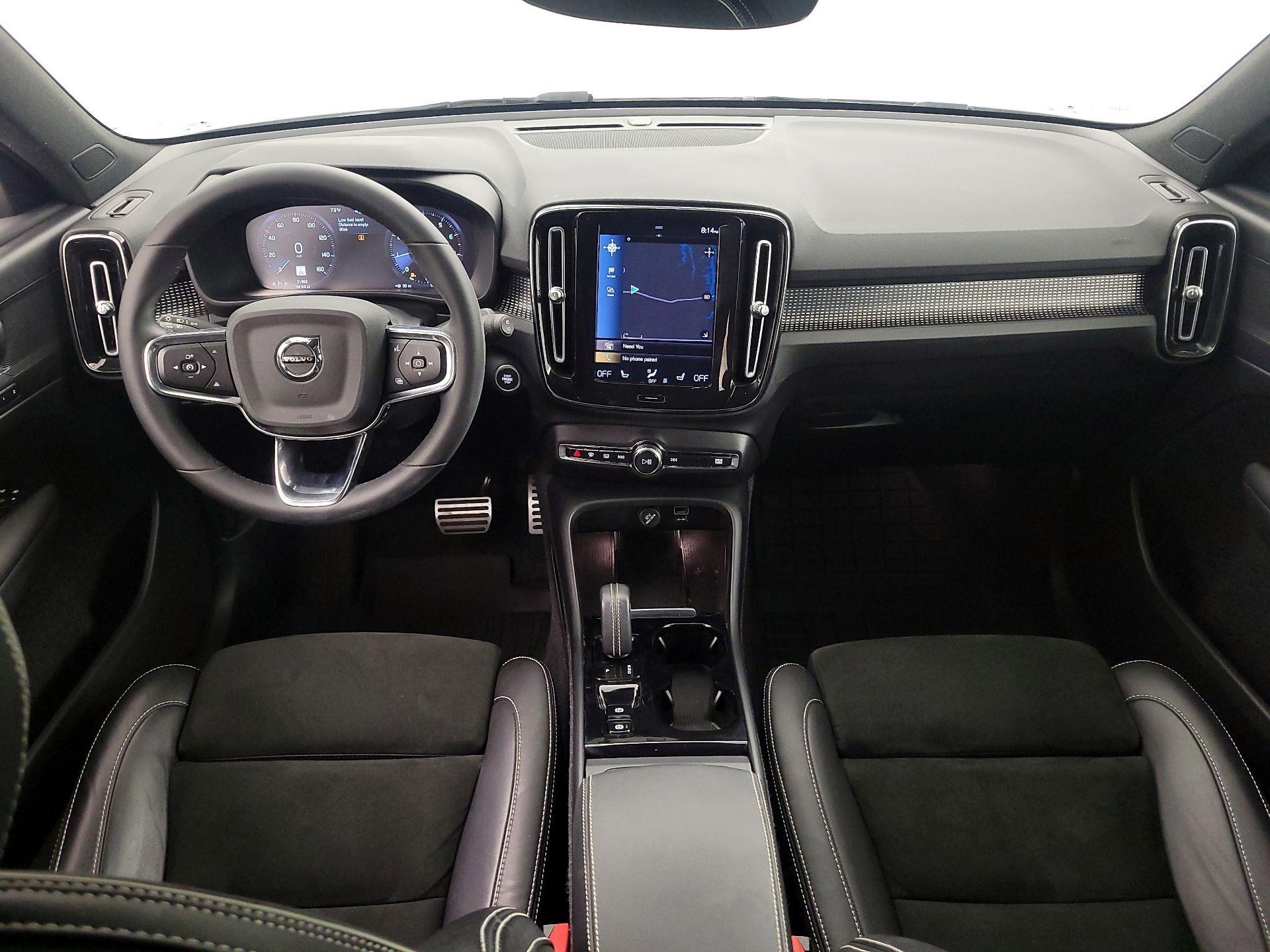 Thumbnail: 2022 Volvo XC40 - 9