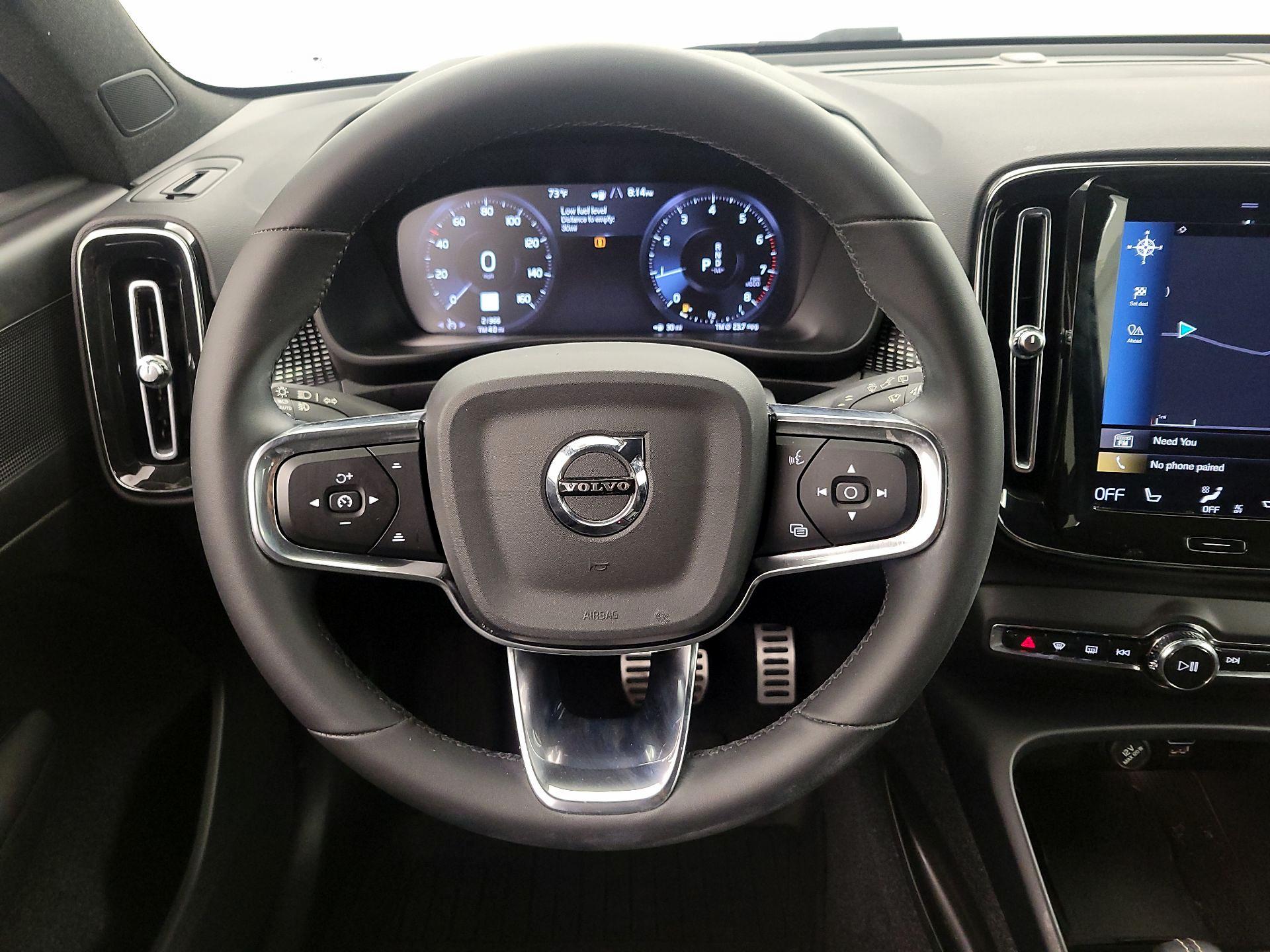 Thumbnail: 2022 Volvo XC40 - 10