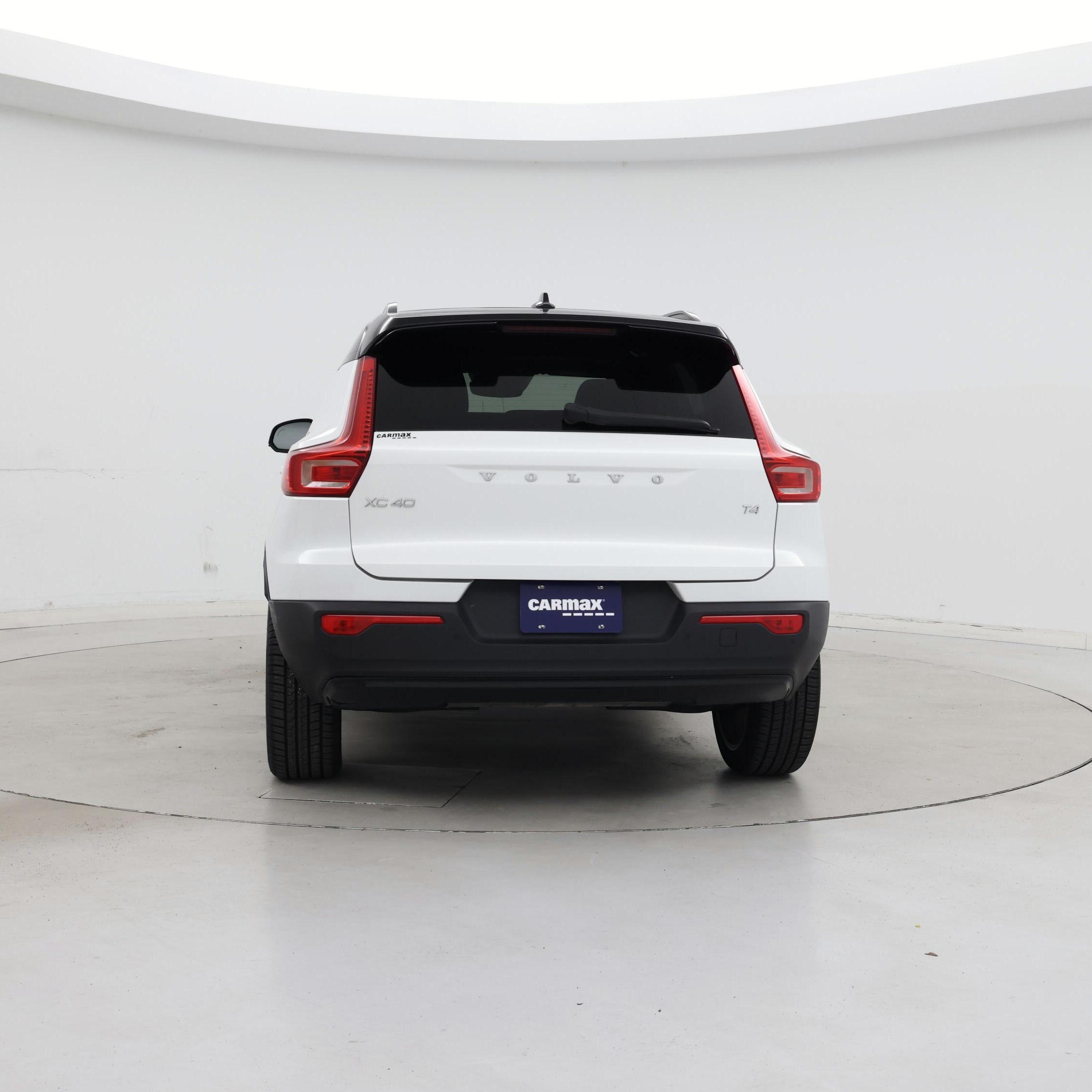 Thumbnail: 2022 Volvo XC40 - 6