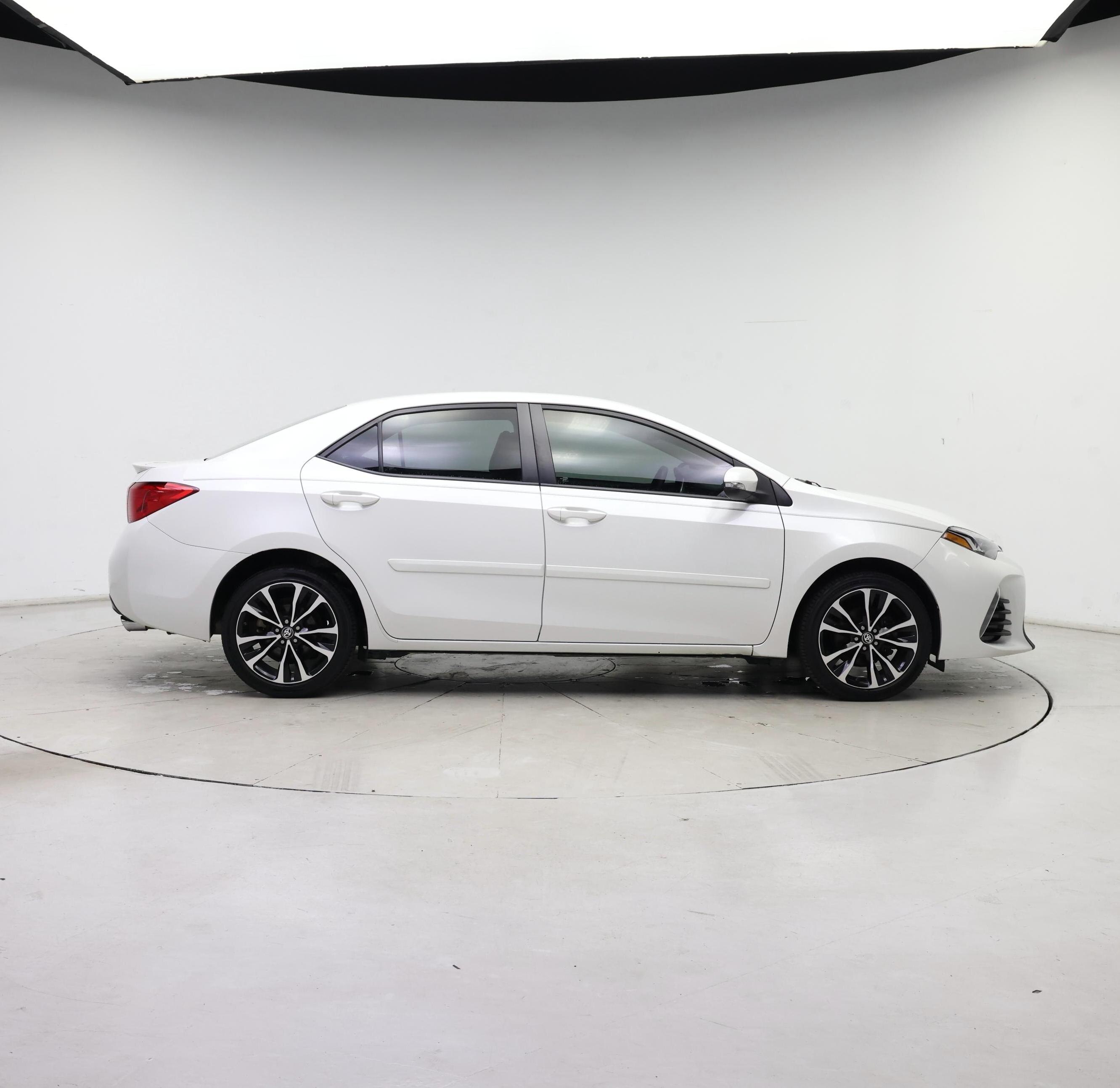 Thumbnail: 2017 Toyota Corolla - 7