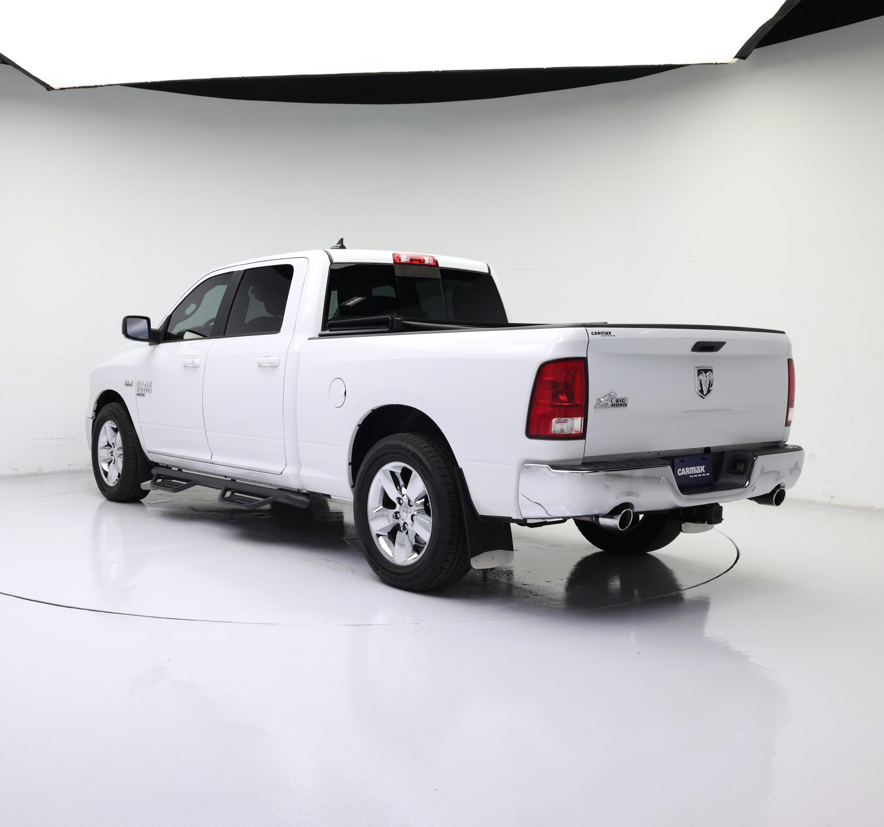 Thumbnail: 2019 RAM 1500 Classic - 2