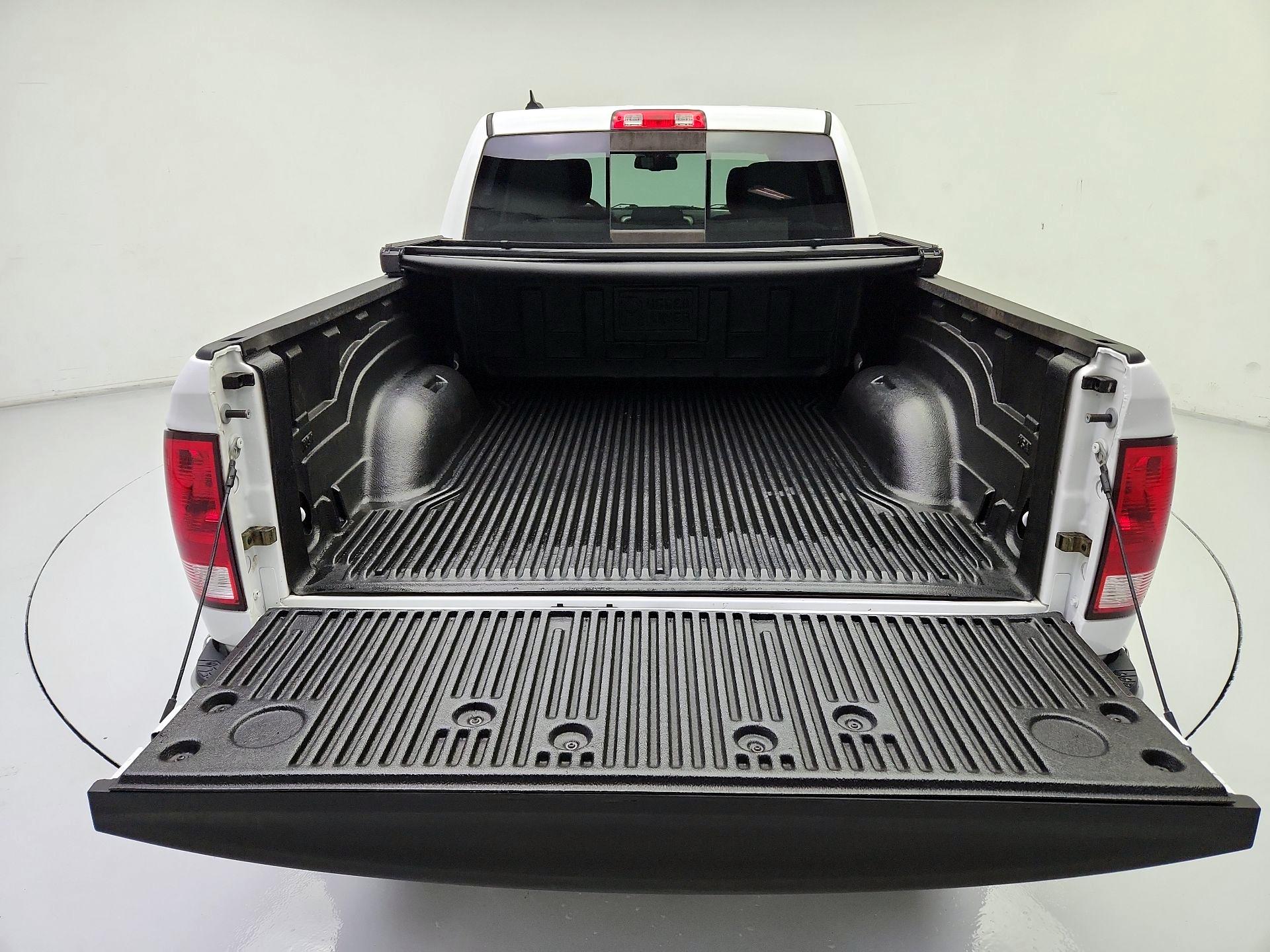 Thumbnail: 2019 RAM 1500 Classic - 20