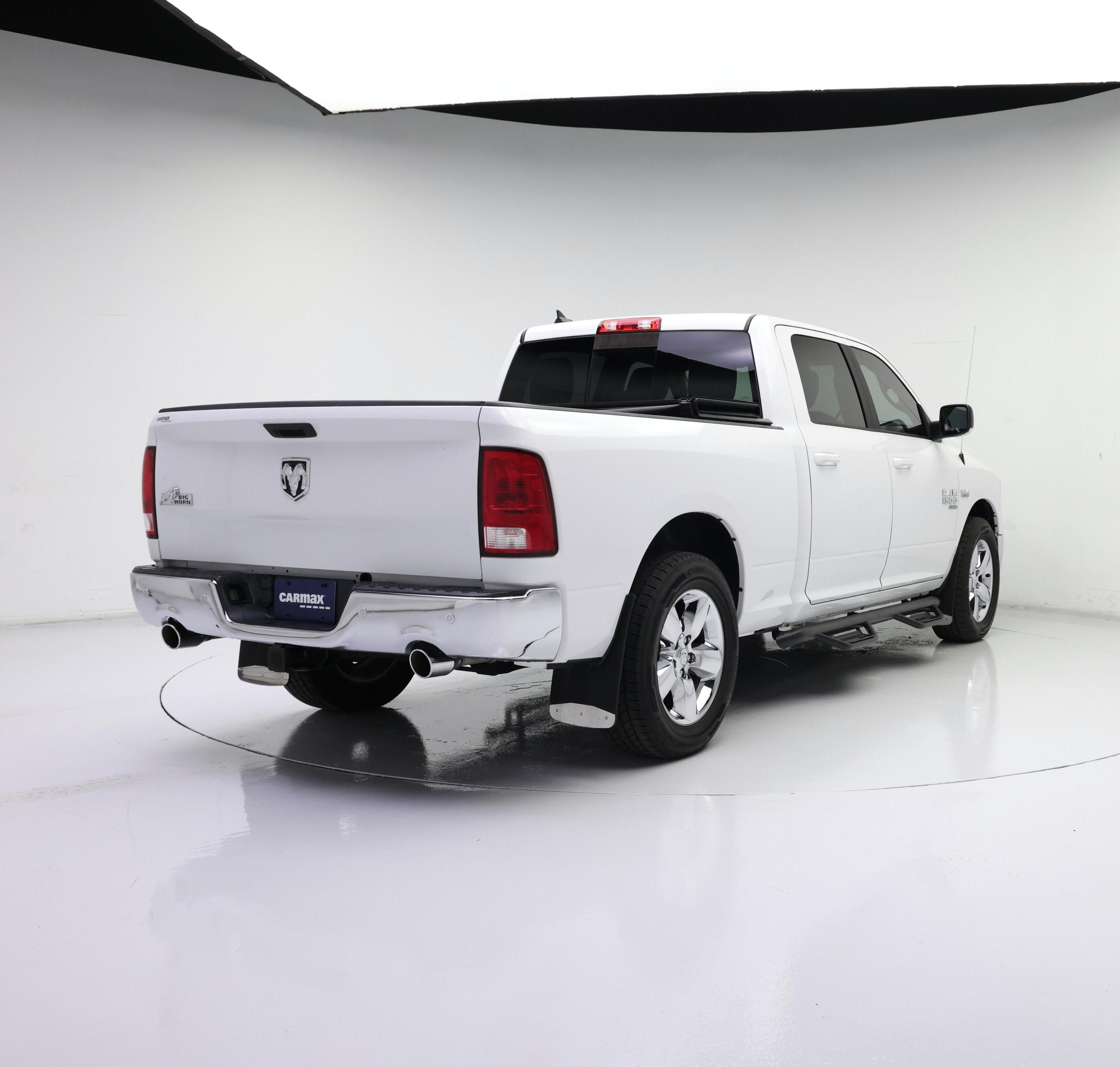 Thumbnail: 2019 RAM 1500 Classic - 8