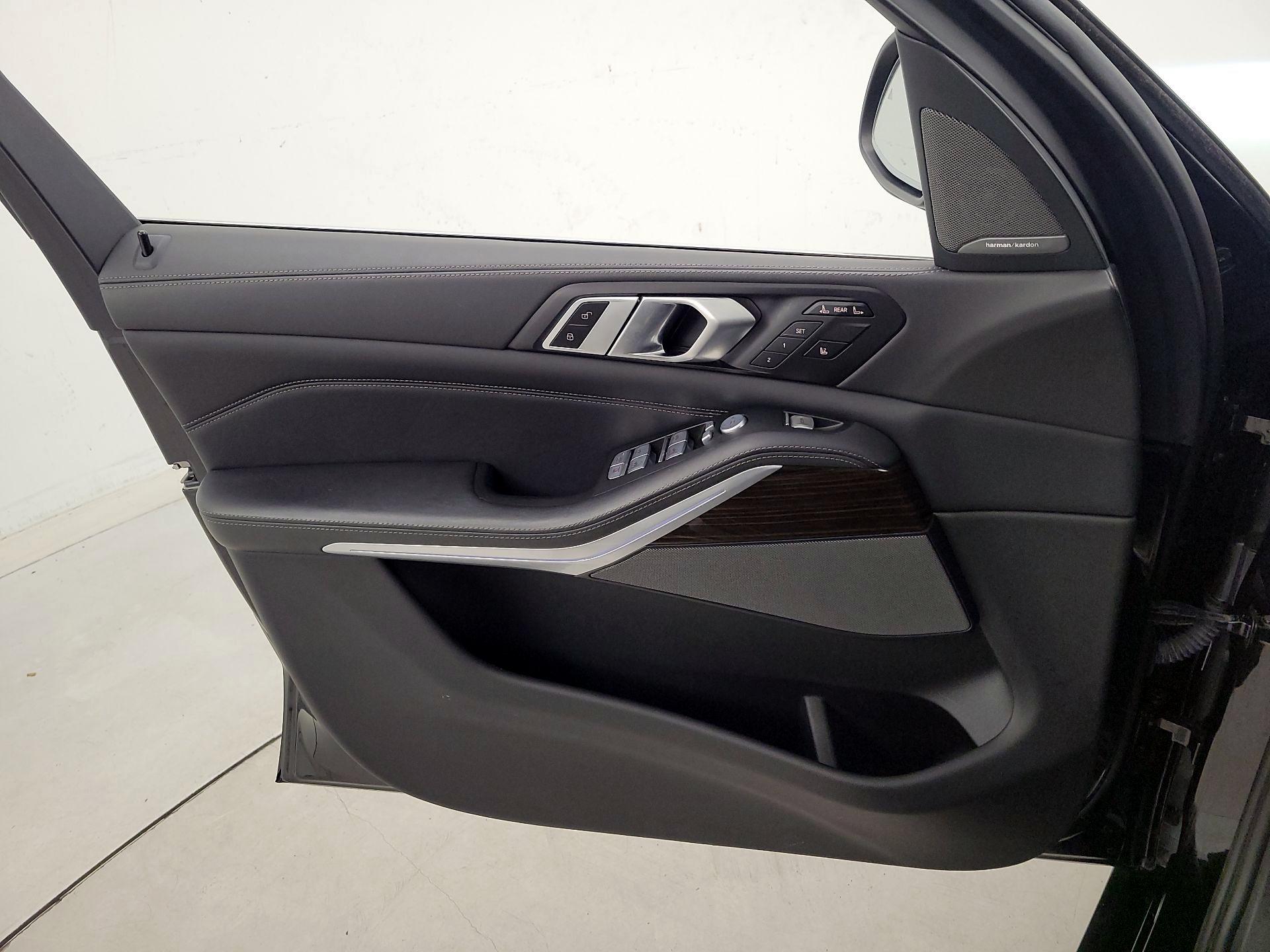 Thumbnail: 2023 BMW X7 - 12
