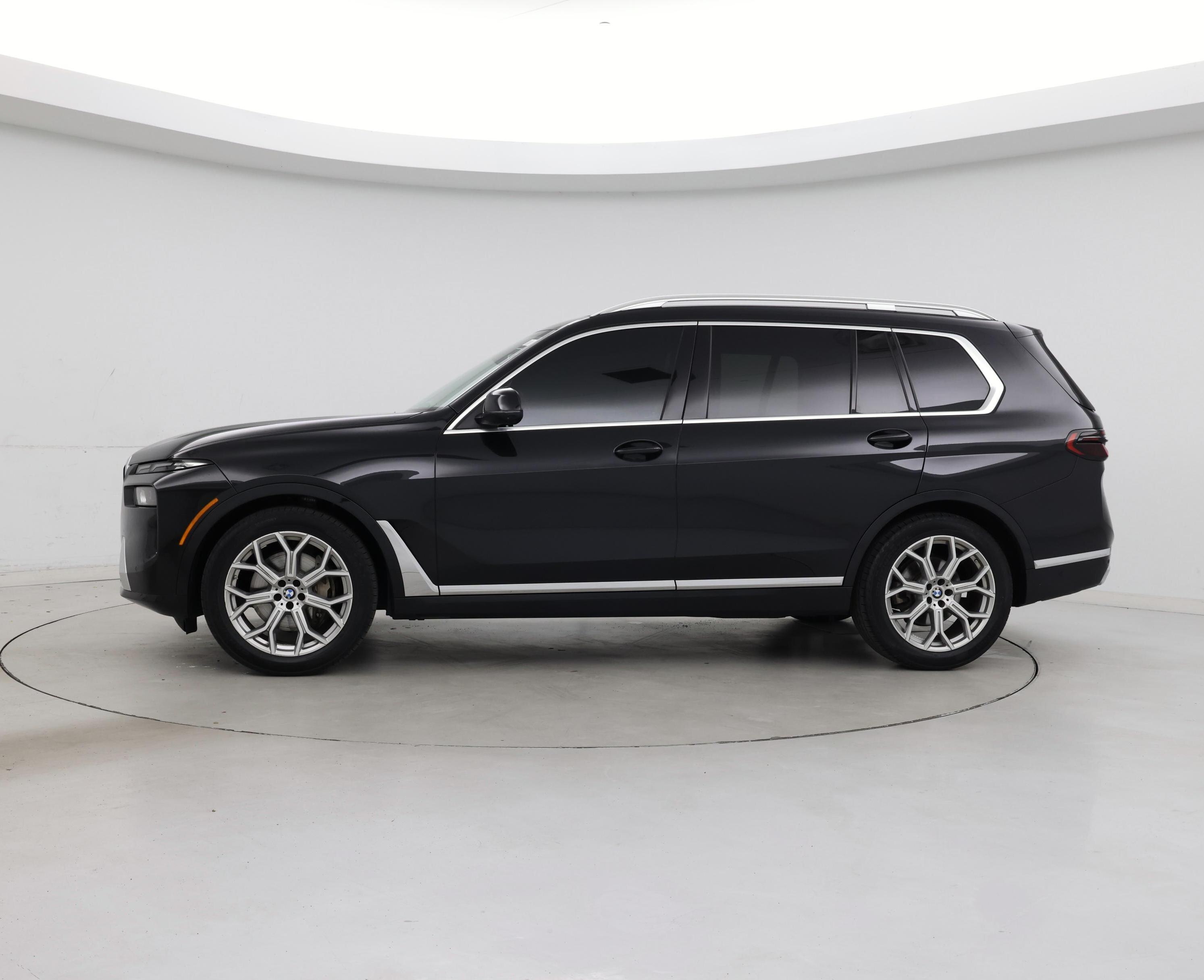 Thumbnail: 2023 BMW X7 - 3