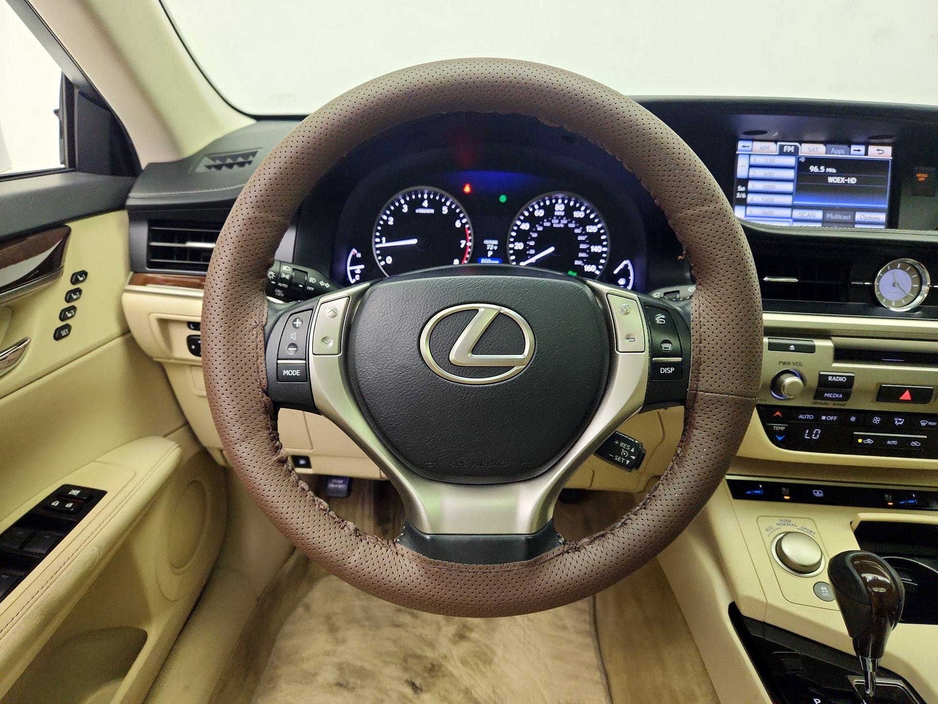 Thumbnail: 2014 Lexus ES - 10