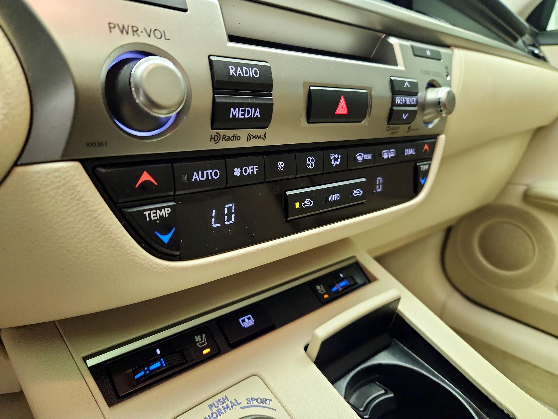 Thumbnail: 2014 Lexus ES - 17