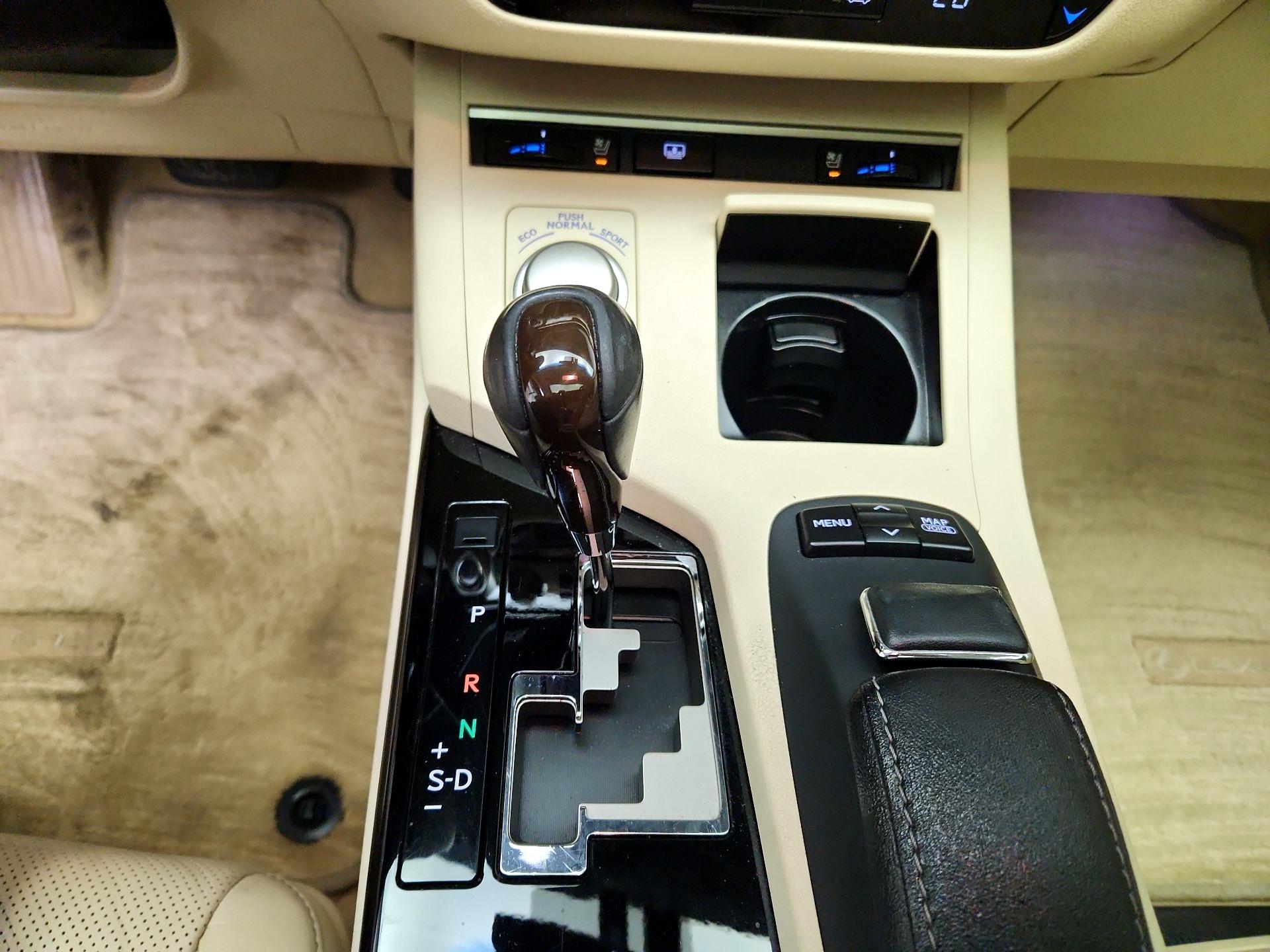Thumbnail: 2014 Lexus ES - 18