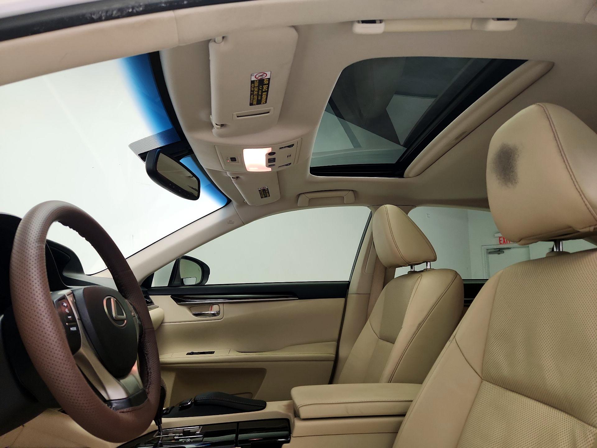 Thumbnail: 2014 Lexus ES - 20