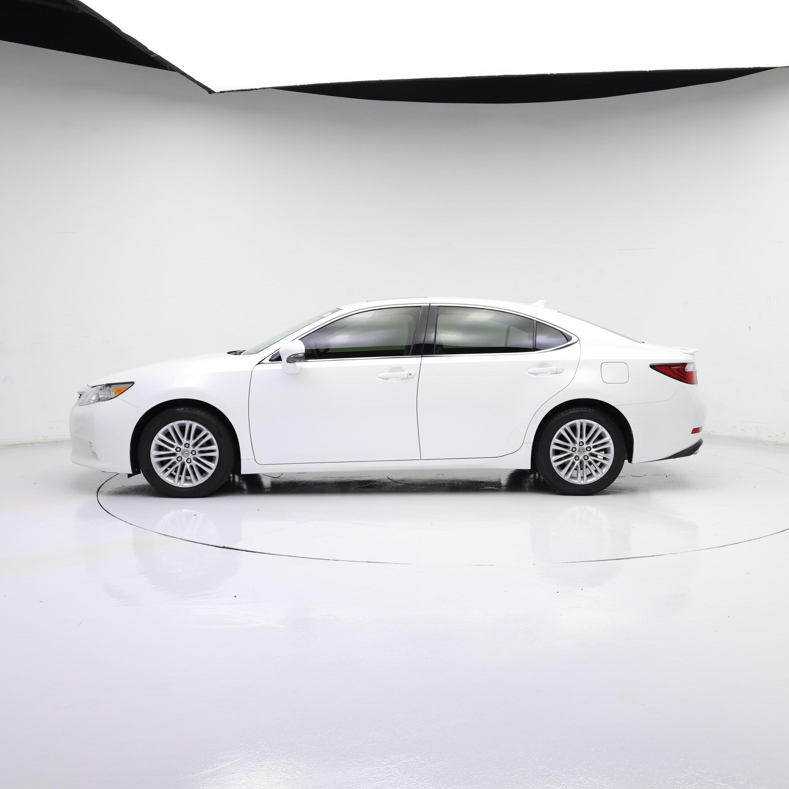 Thumbnail: 2014 Lexus ES - 3