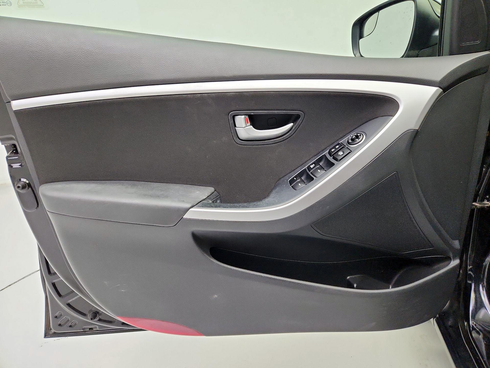 Thumbnail: 2016 Hyundai Elantra - 12