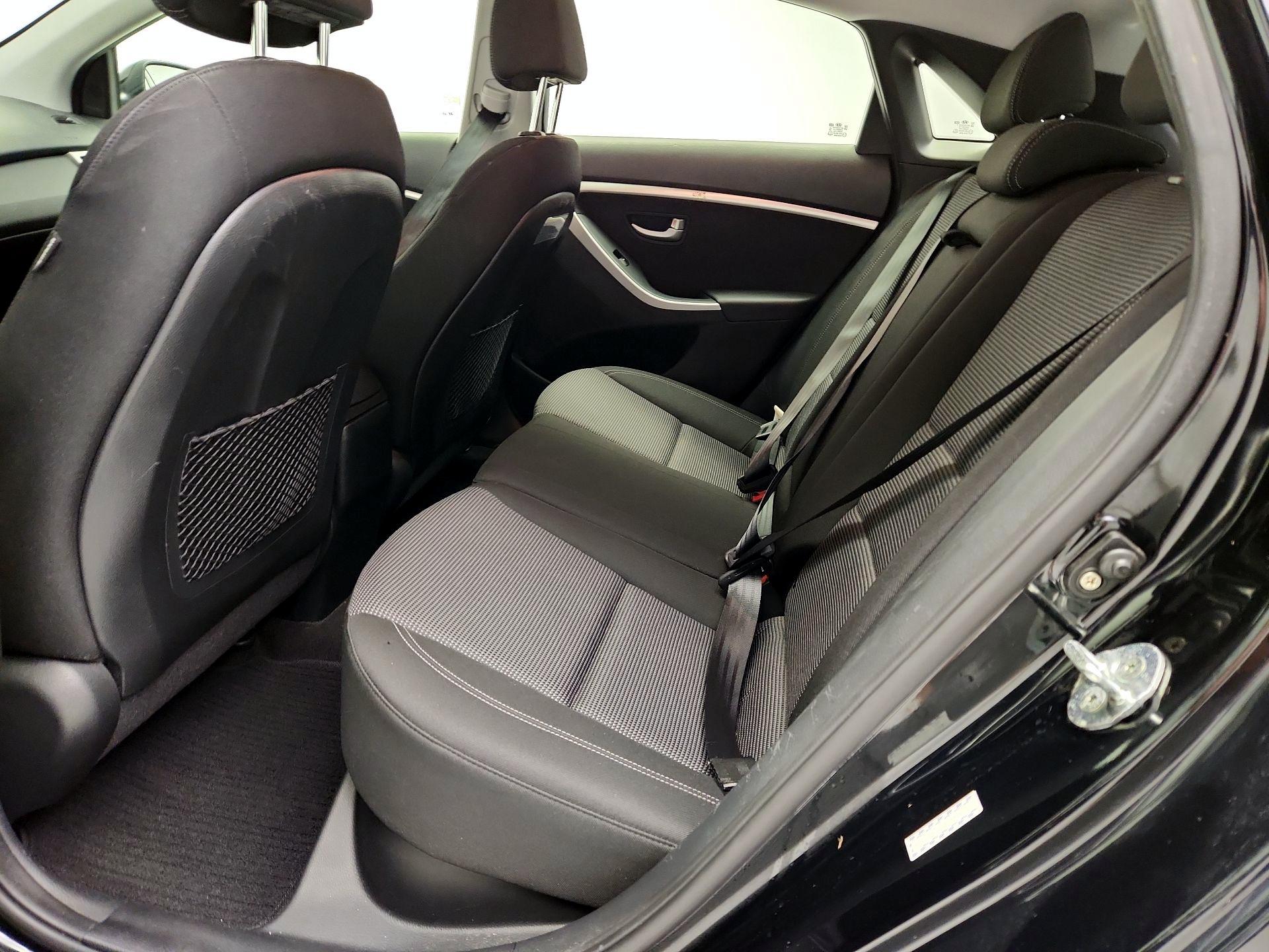 Thumbnail: 2016 Hyundai Elantra - 18