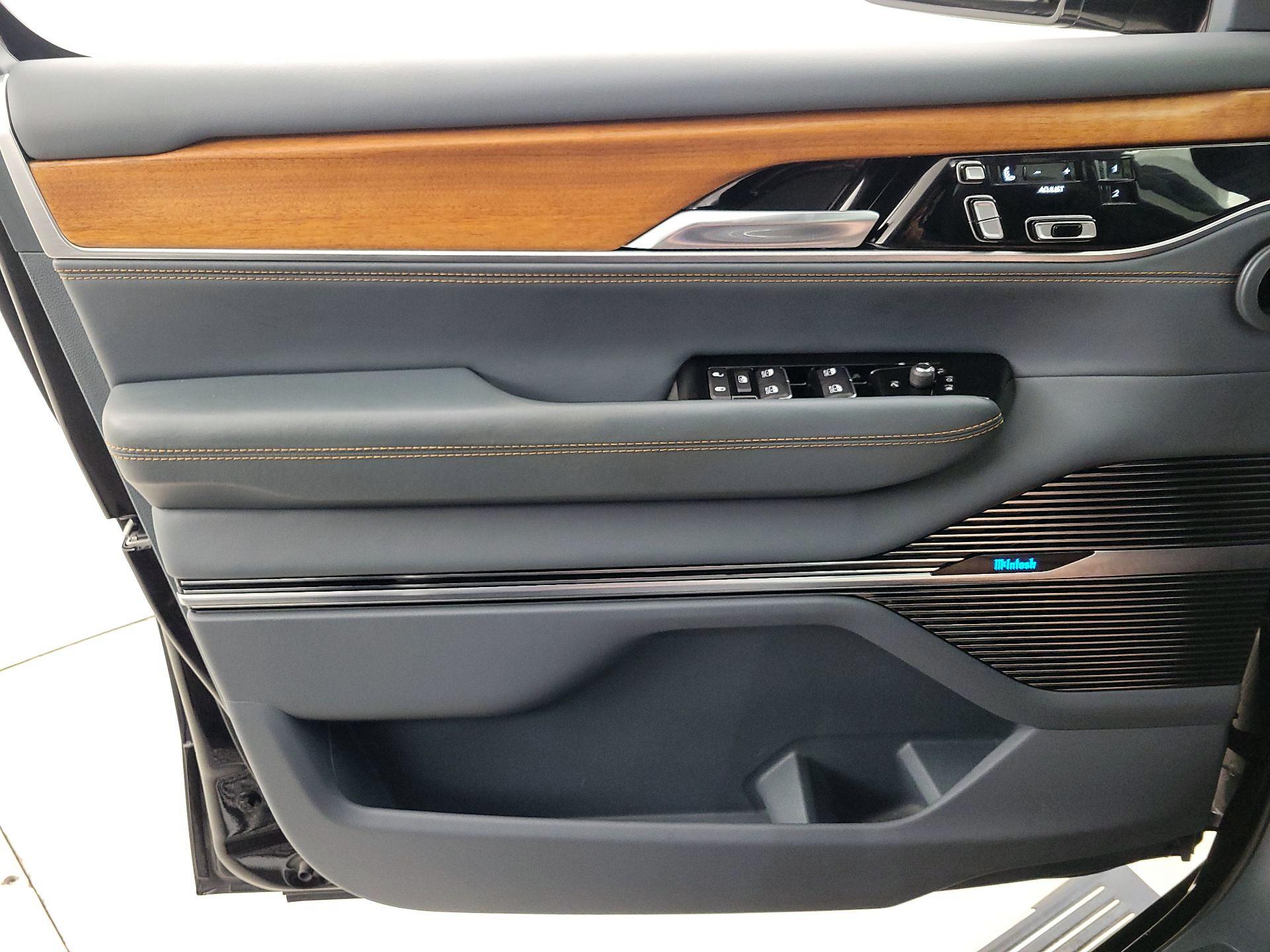 Thumbnail: 2022 Jeep Grand Wagoneer - 12