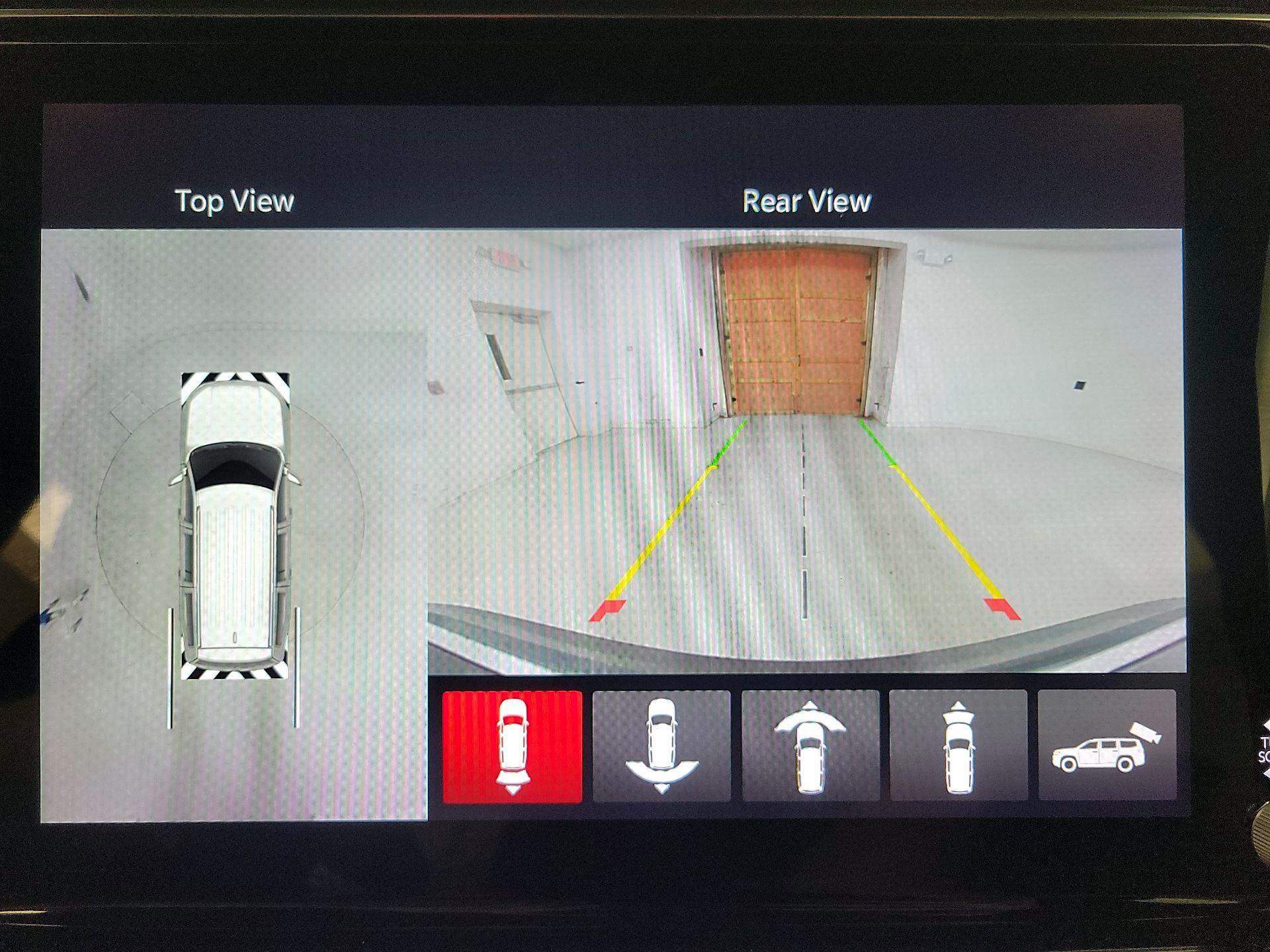 Thumbnail: 2022 Jeep Grand Wagoneer - 15