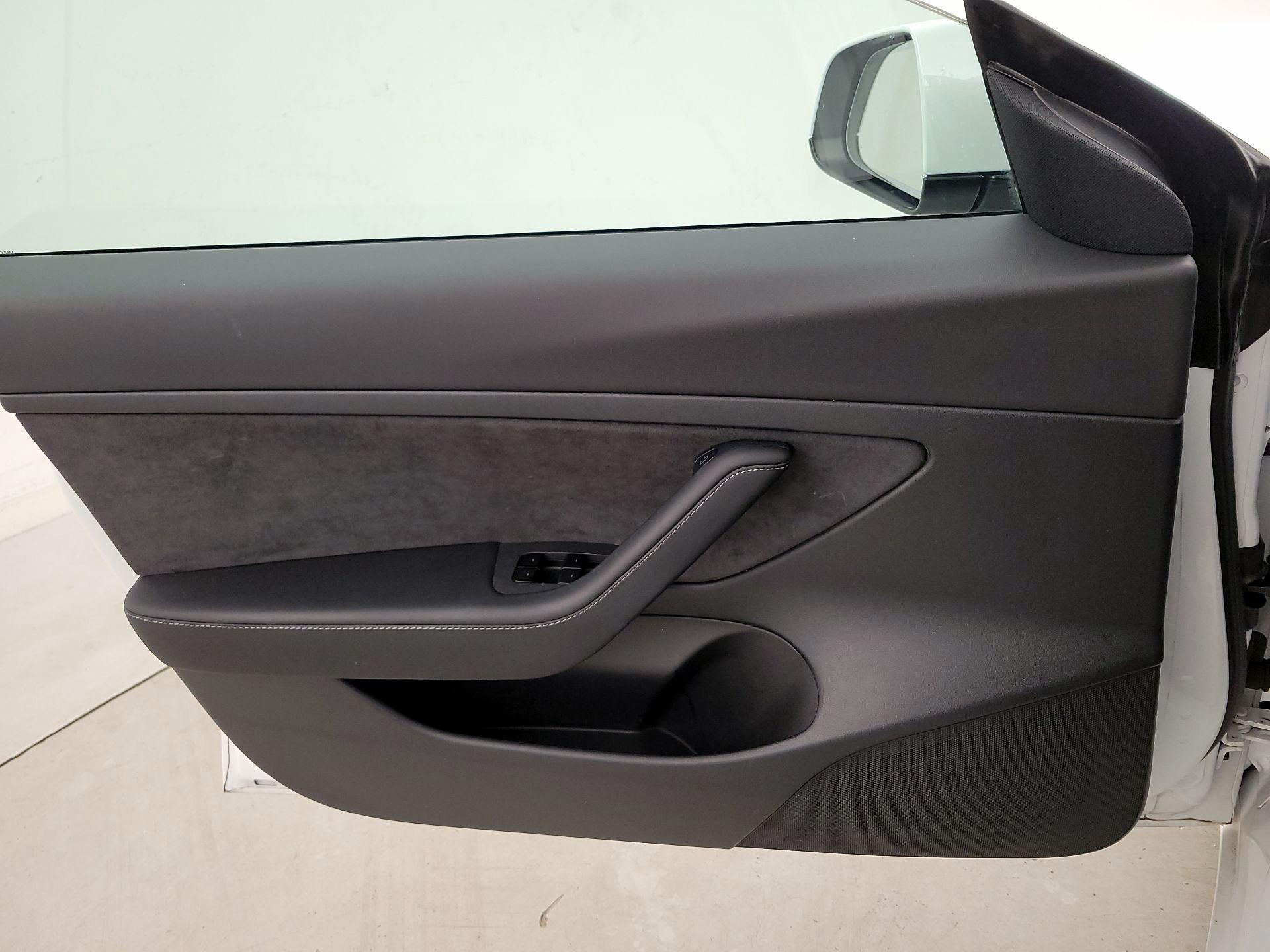 Thumbnail: 2021 Tesla Model 3 - 12