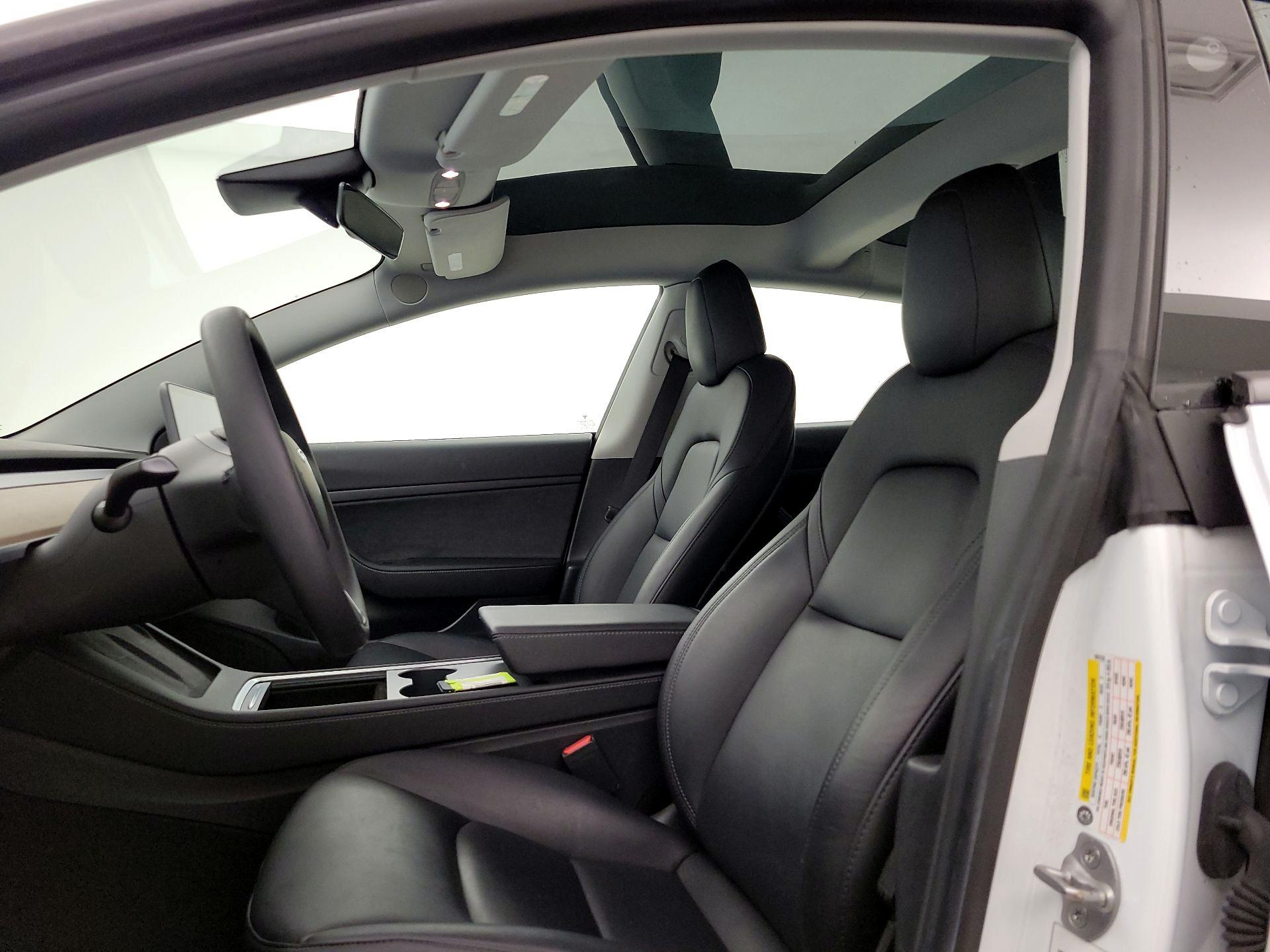 Thumbnail: 2021 Tesla Model 3 - 19