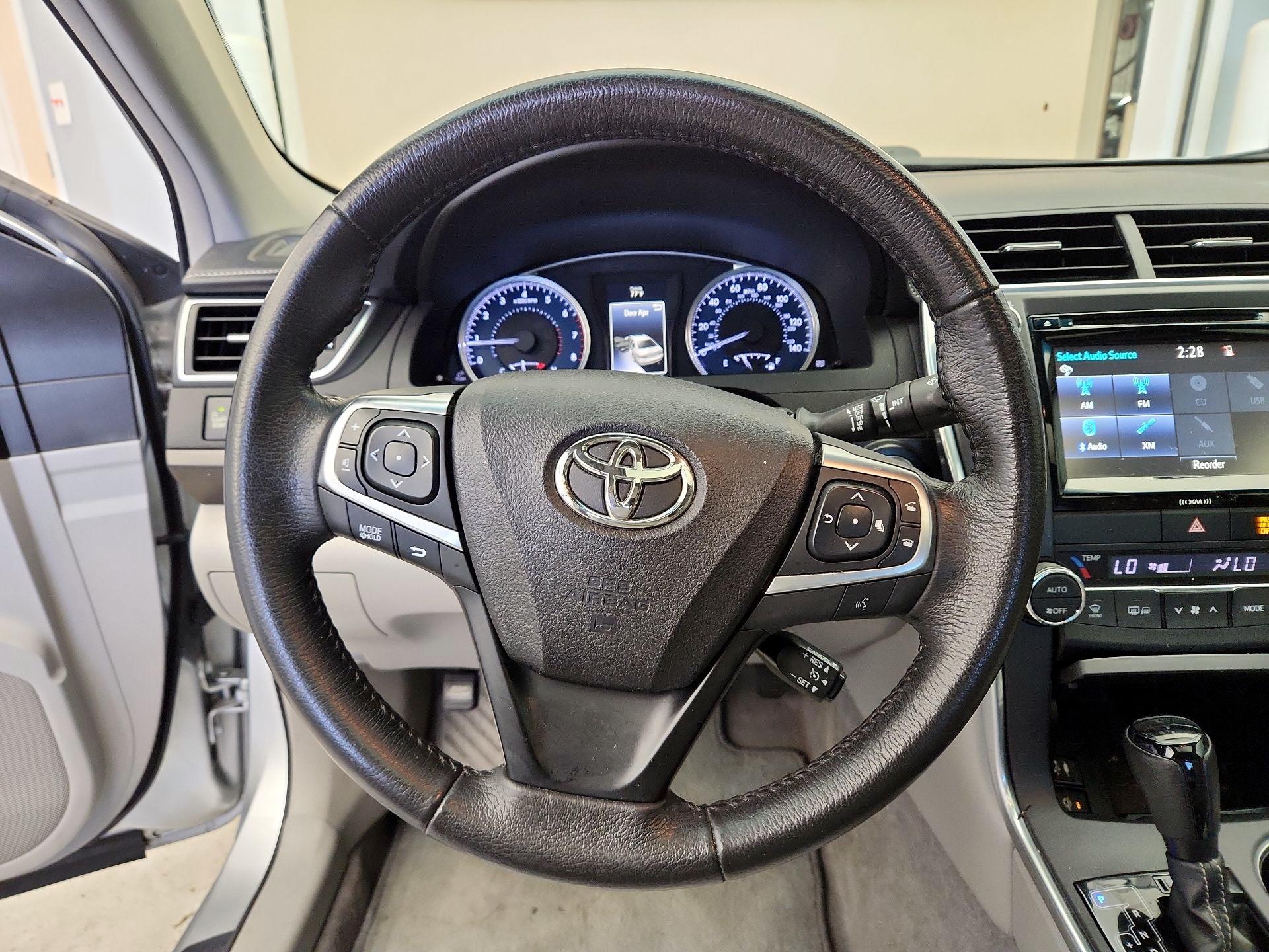 Thumbnail: 2017 Toyota Camry - 10