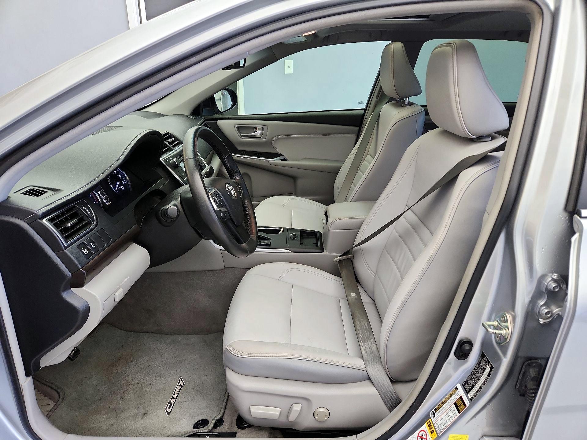 Thumbnail: 2017 Toyota Camry - 11