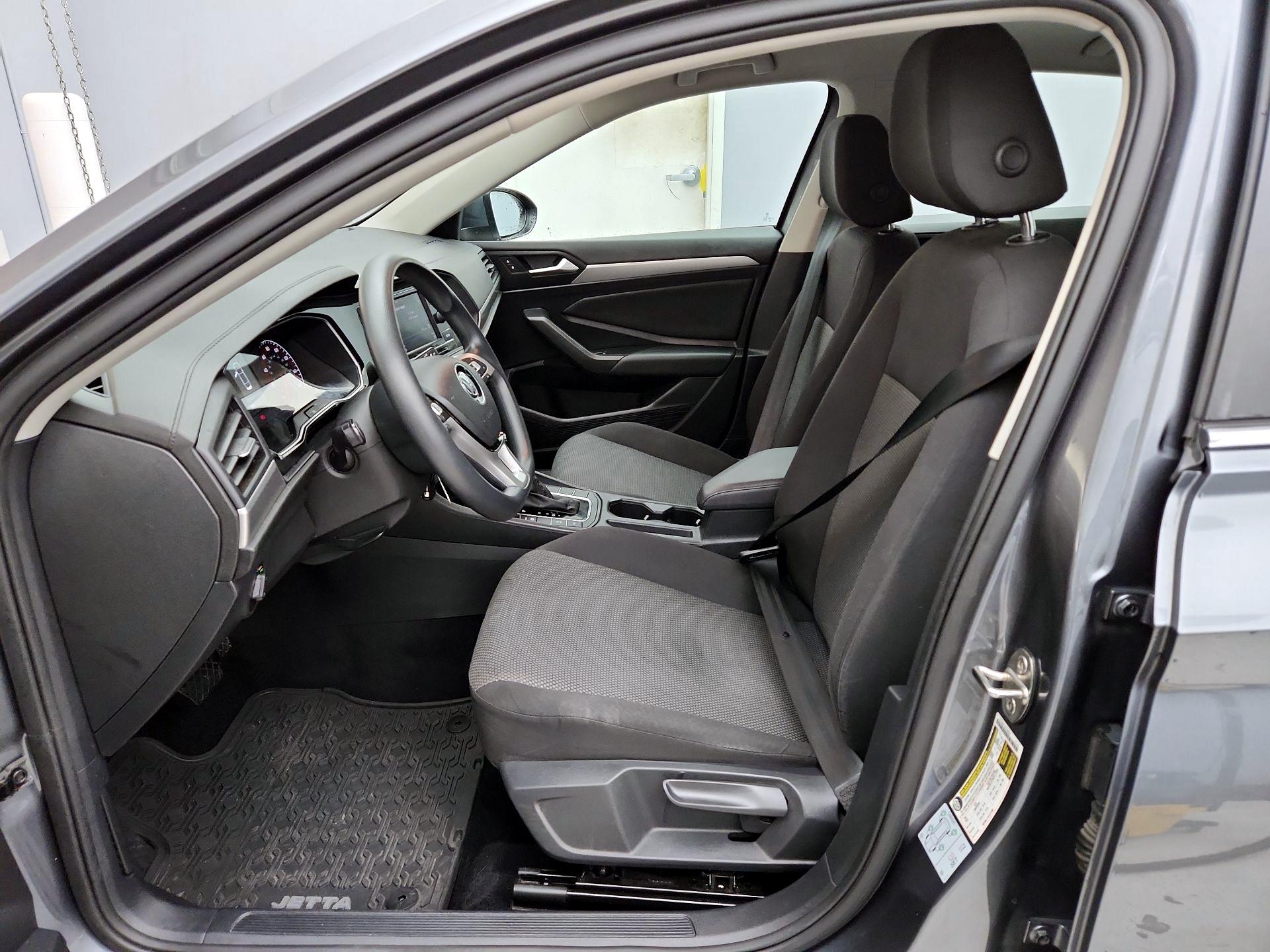 Thumbnail: 2019 Volkswagen Jetta - 11