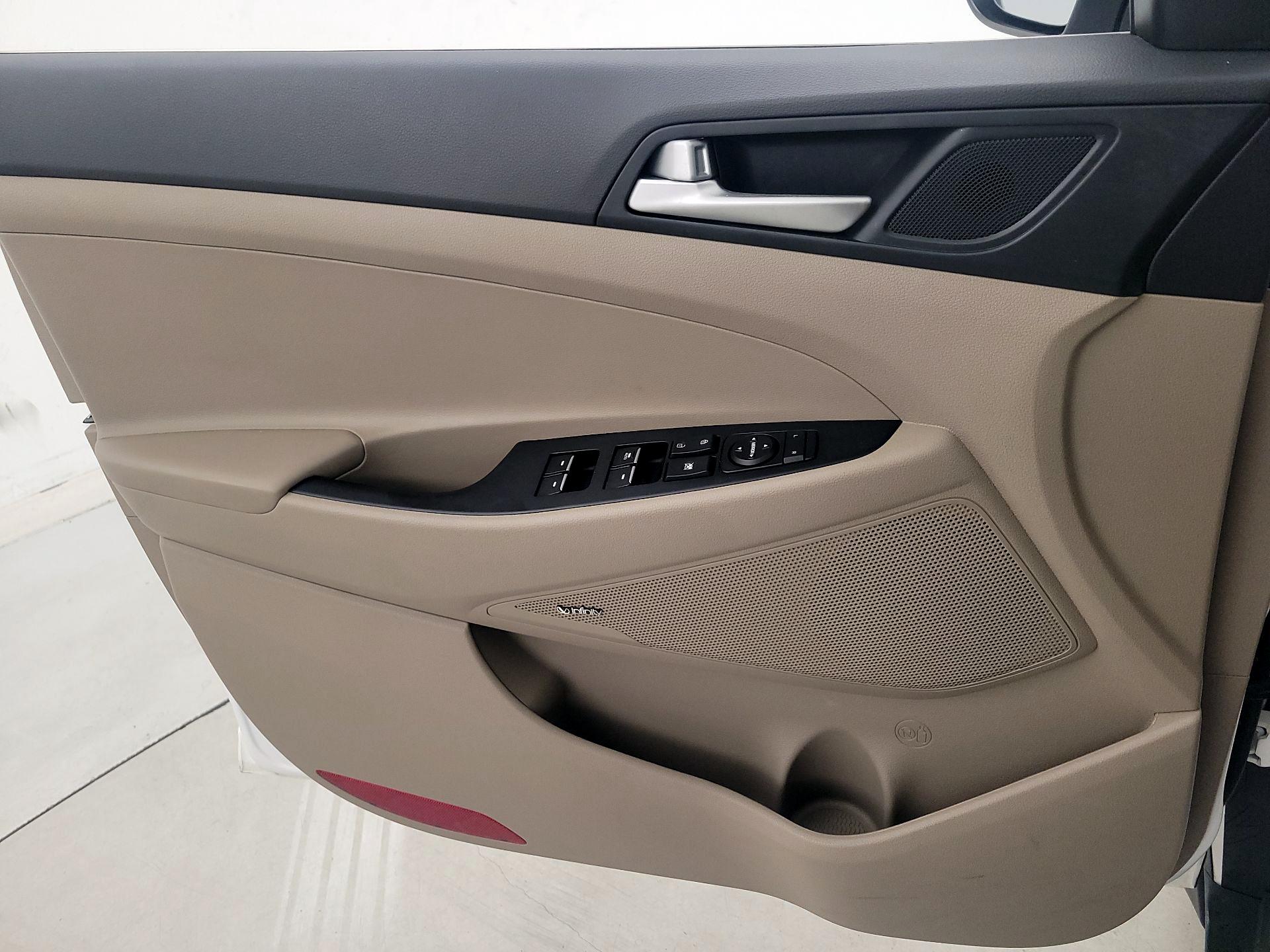 Thumbnail: 2020 Hyundai Tucson - 12