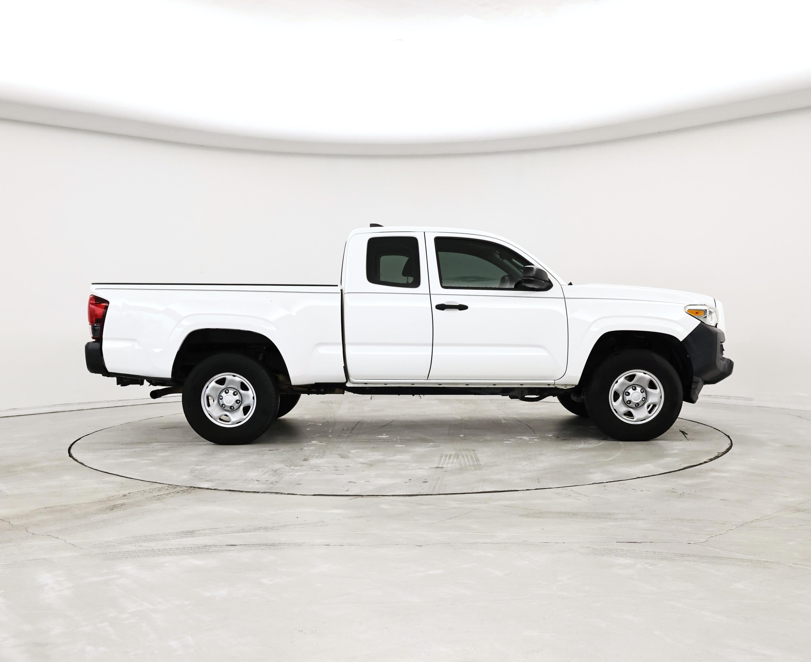 Thumbnail: 2018 Toyota Tacoma - 7