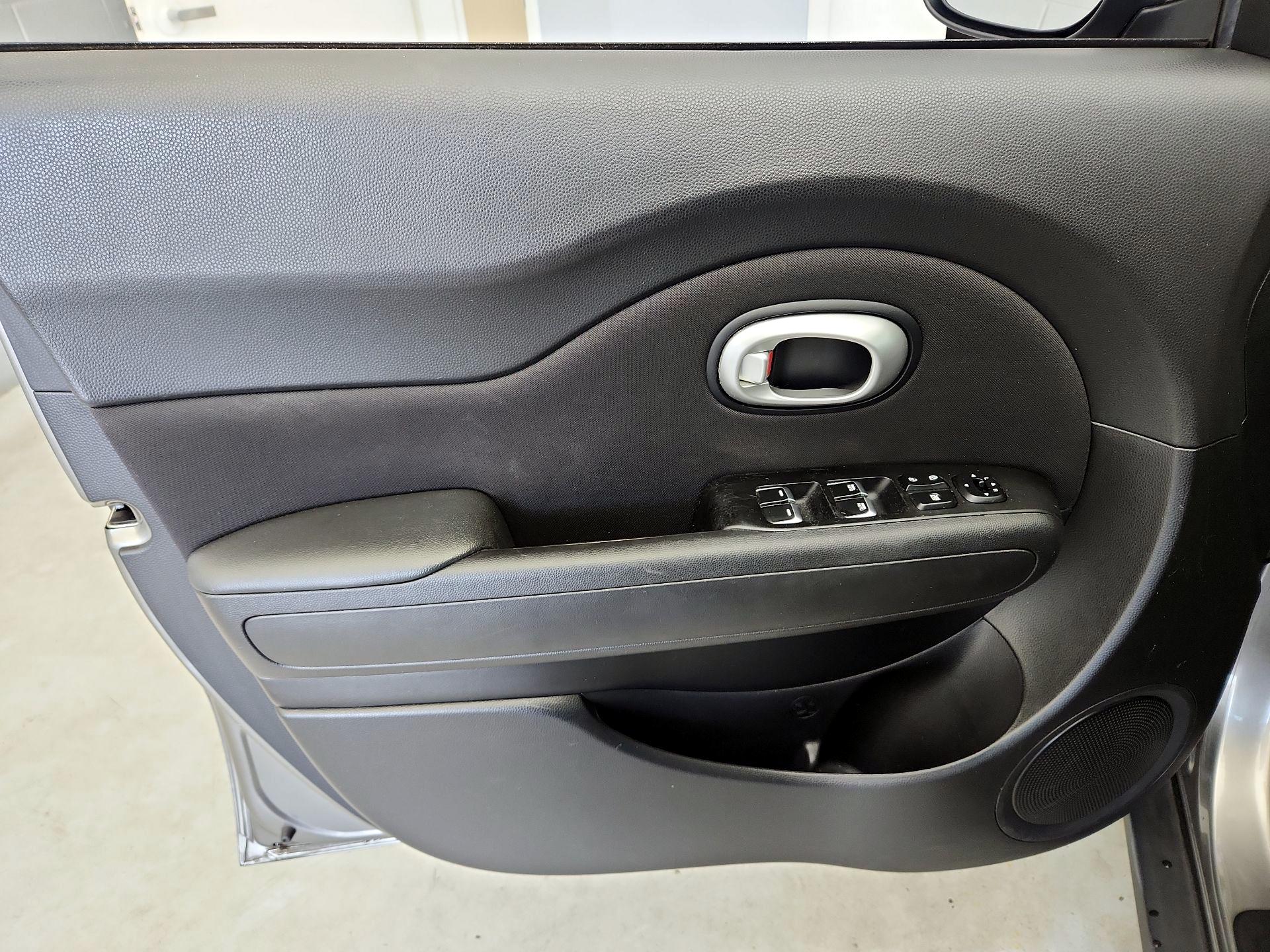 Thumbnail: 2017 Kia Soul - 12