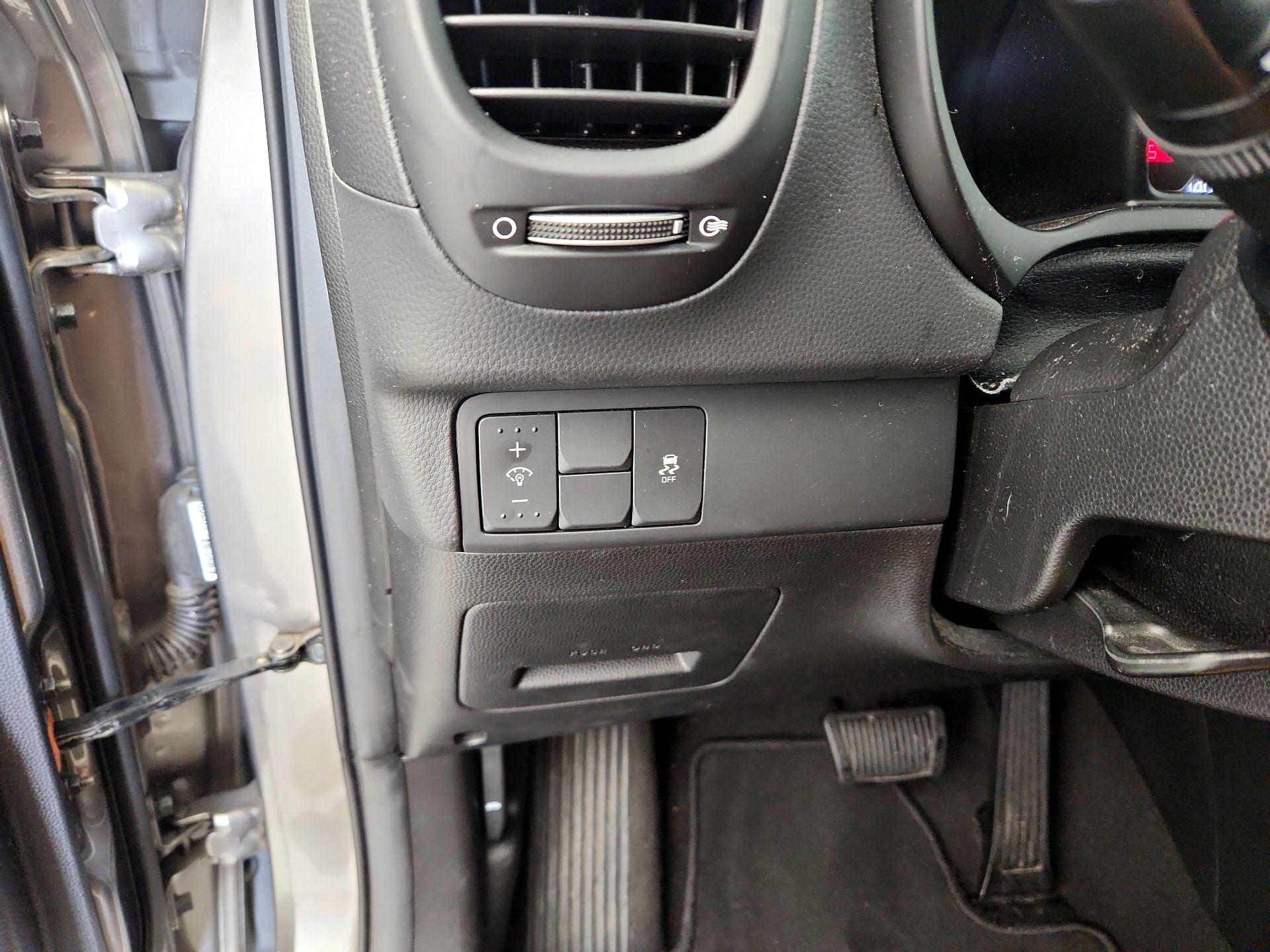 Thumbnail: 2017 Kia Soul - 13