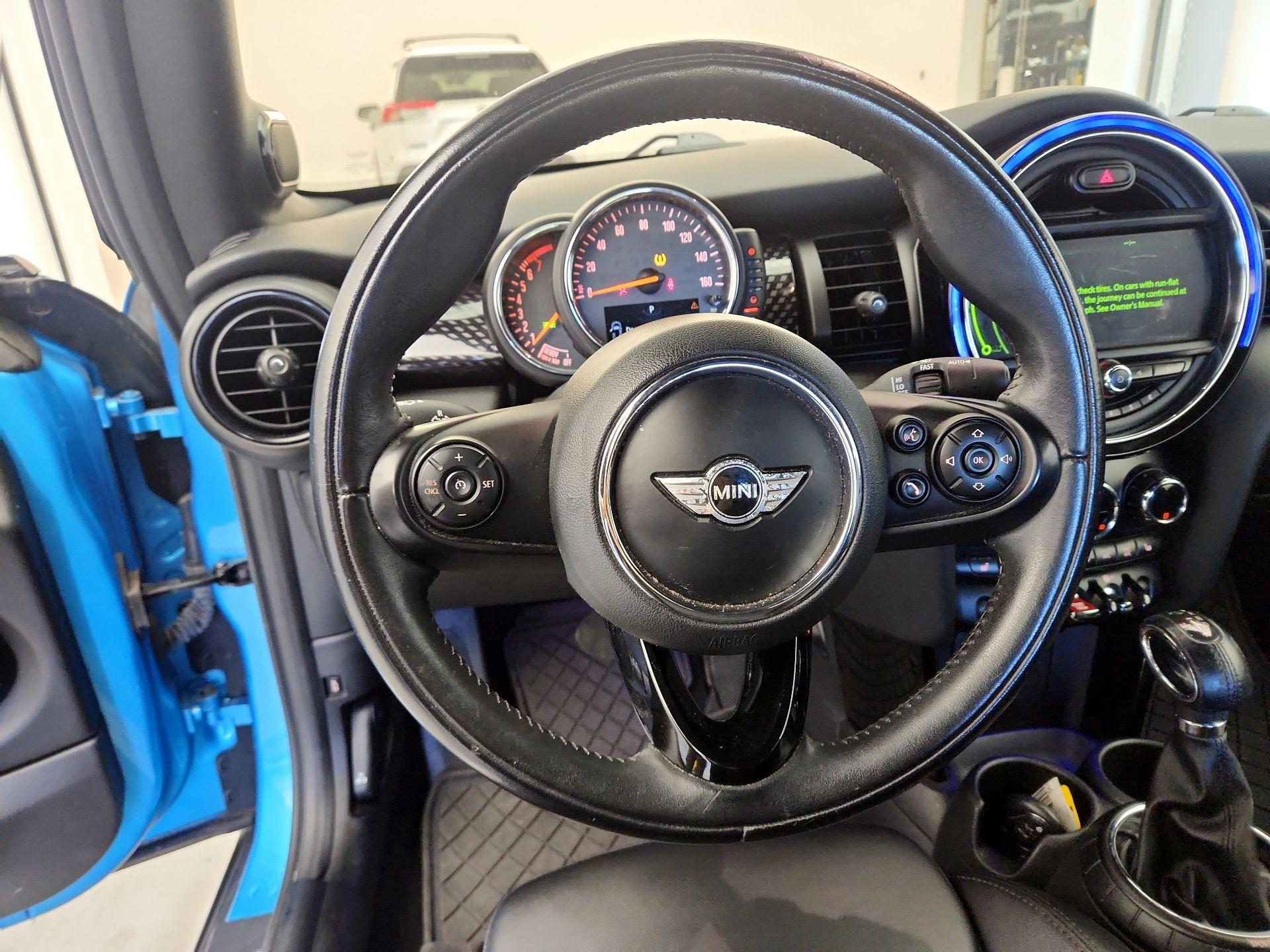 Thumbnail: 2017 MINI Cooper - 10