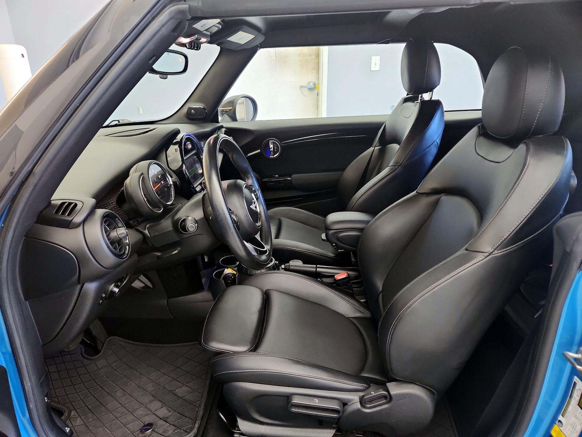 Thumbnail: 2017 MINI Cooper - 11