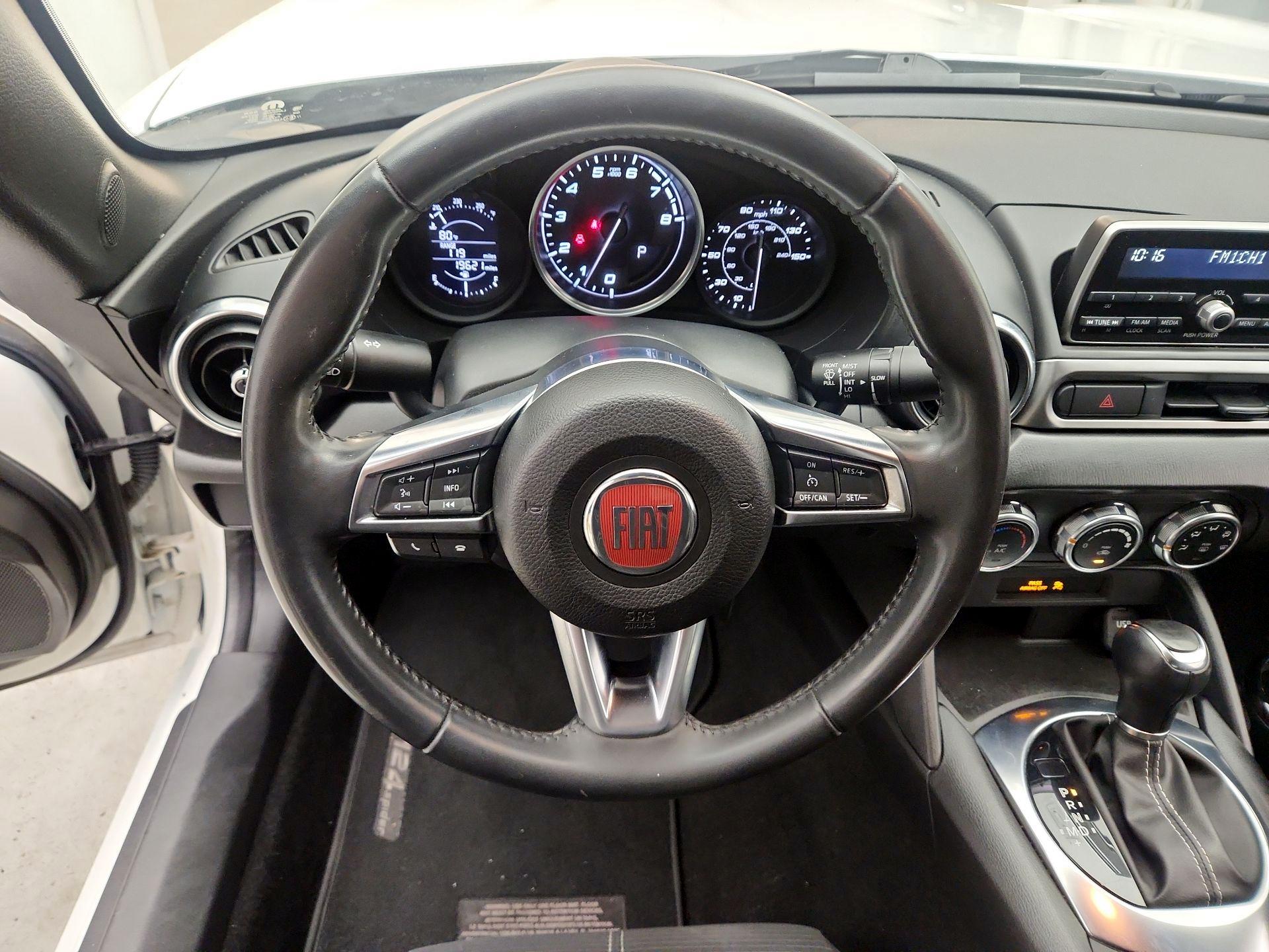 Thumbnail: 2017 Fiat 124 Spider - 10