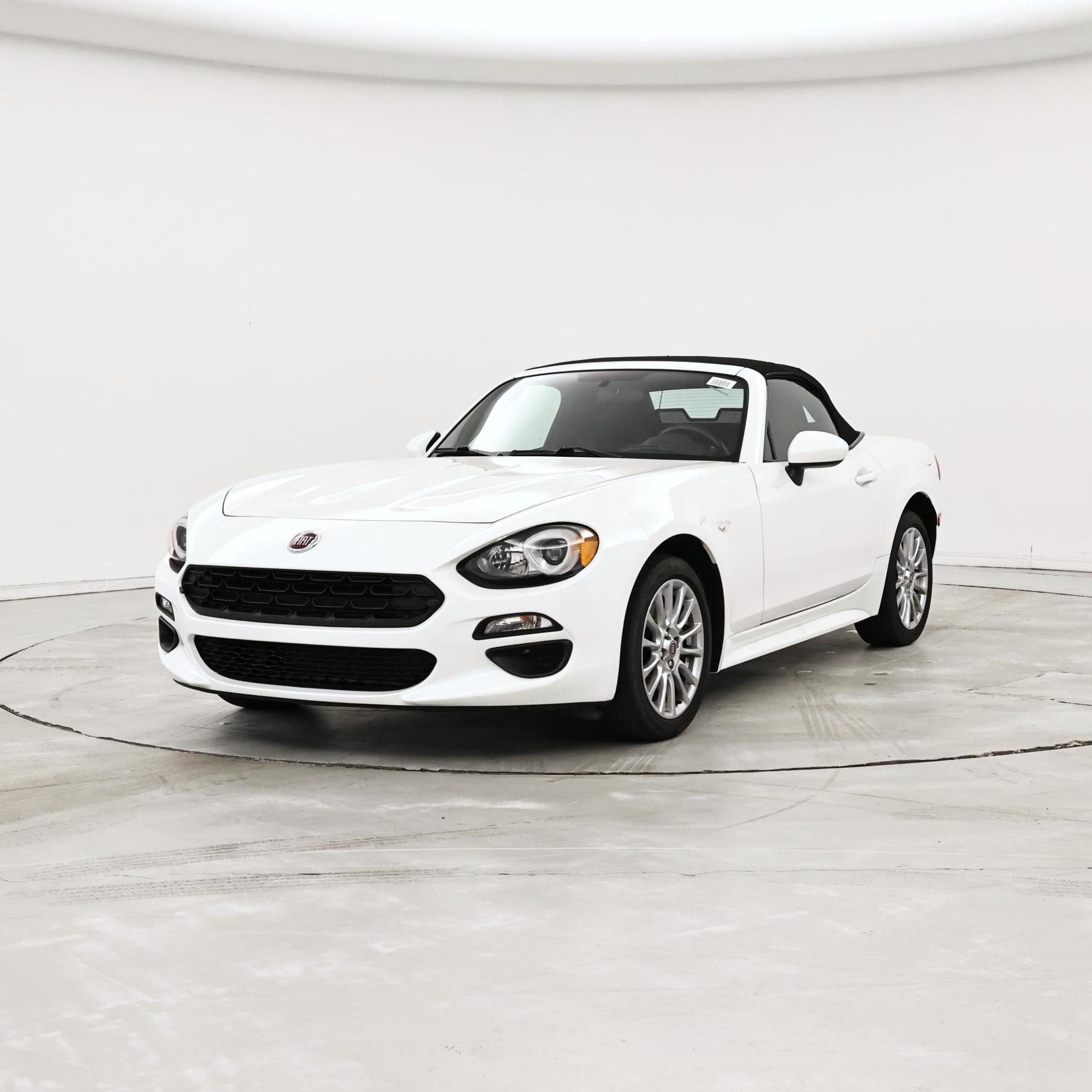 Thumbnail: 2017 Fiat 124 Spider - 4