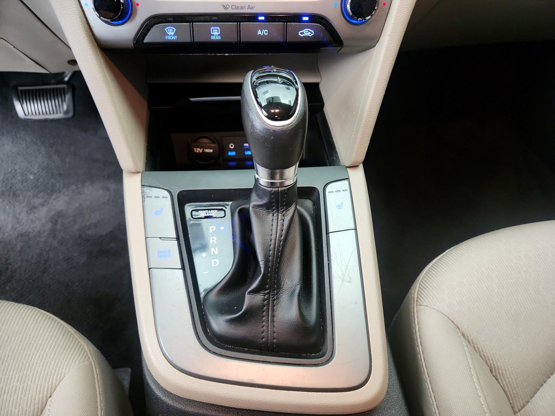Thumbnail: 2017 Hyundai Elantra - 17