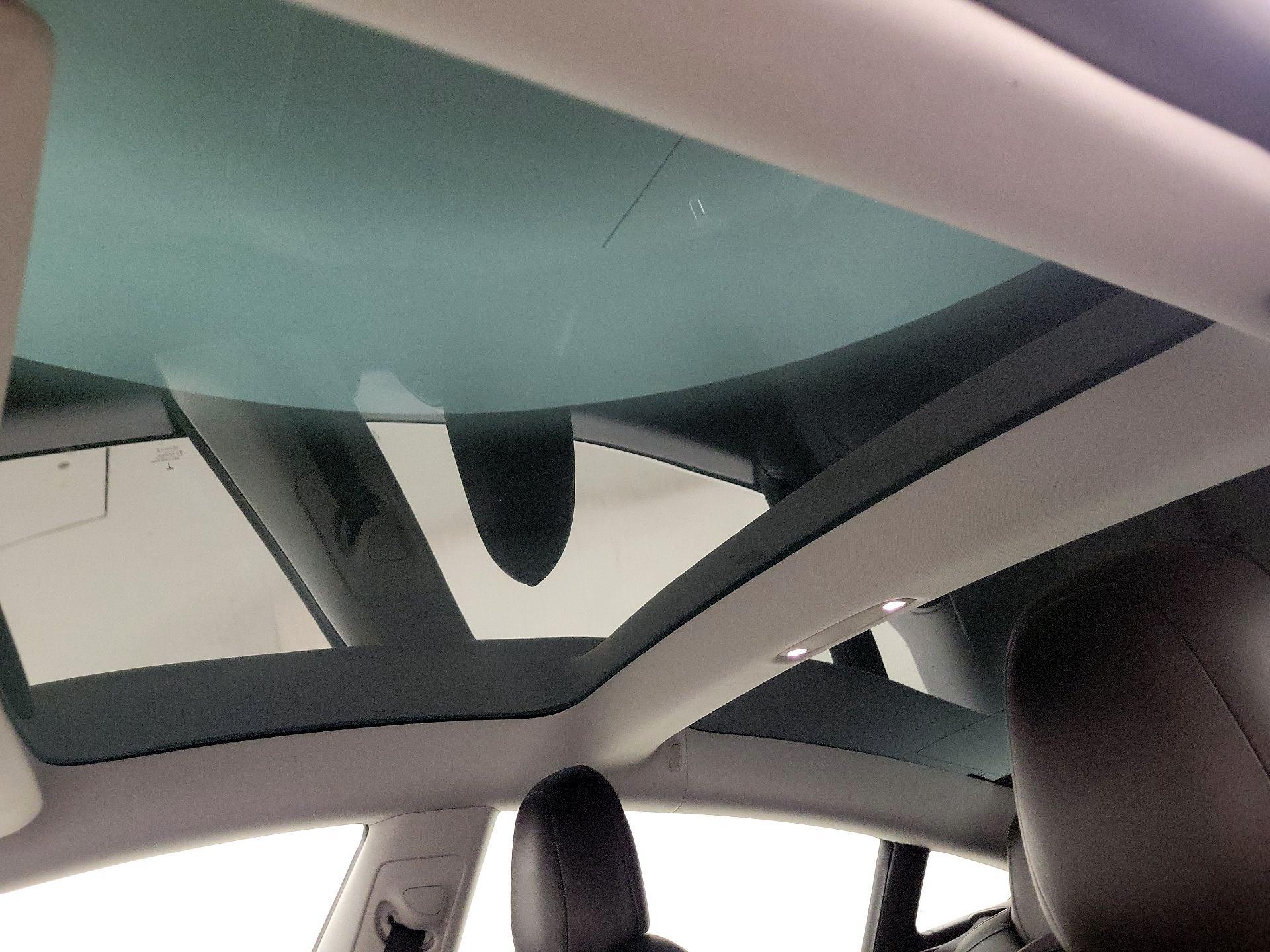 Thumbnail: 2020 Tesla Model 3 - 17