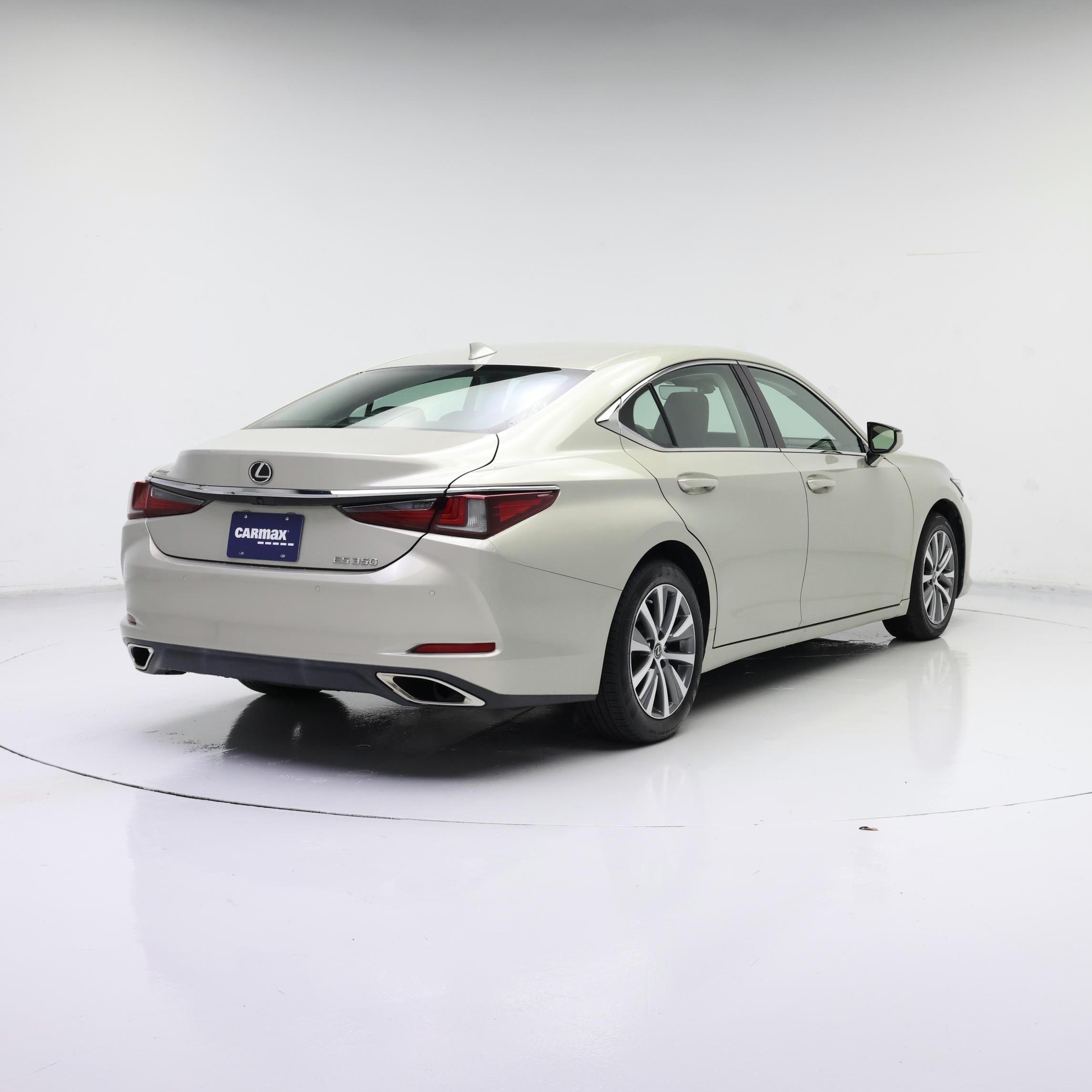 Thumbnail: 2020 Lexus ES - 8