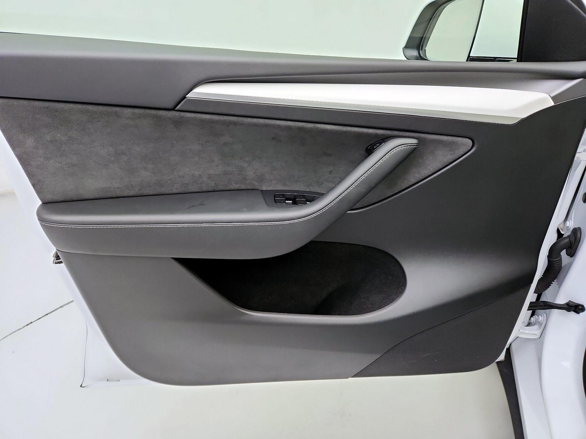 Thumbnail: 2025 Tesla Model Y - 12