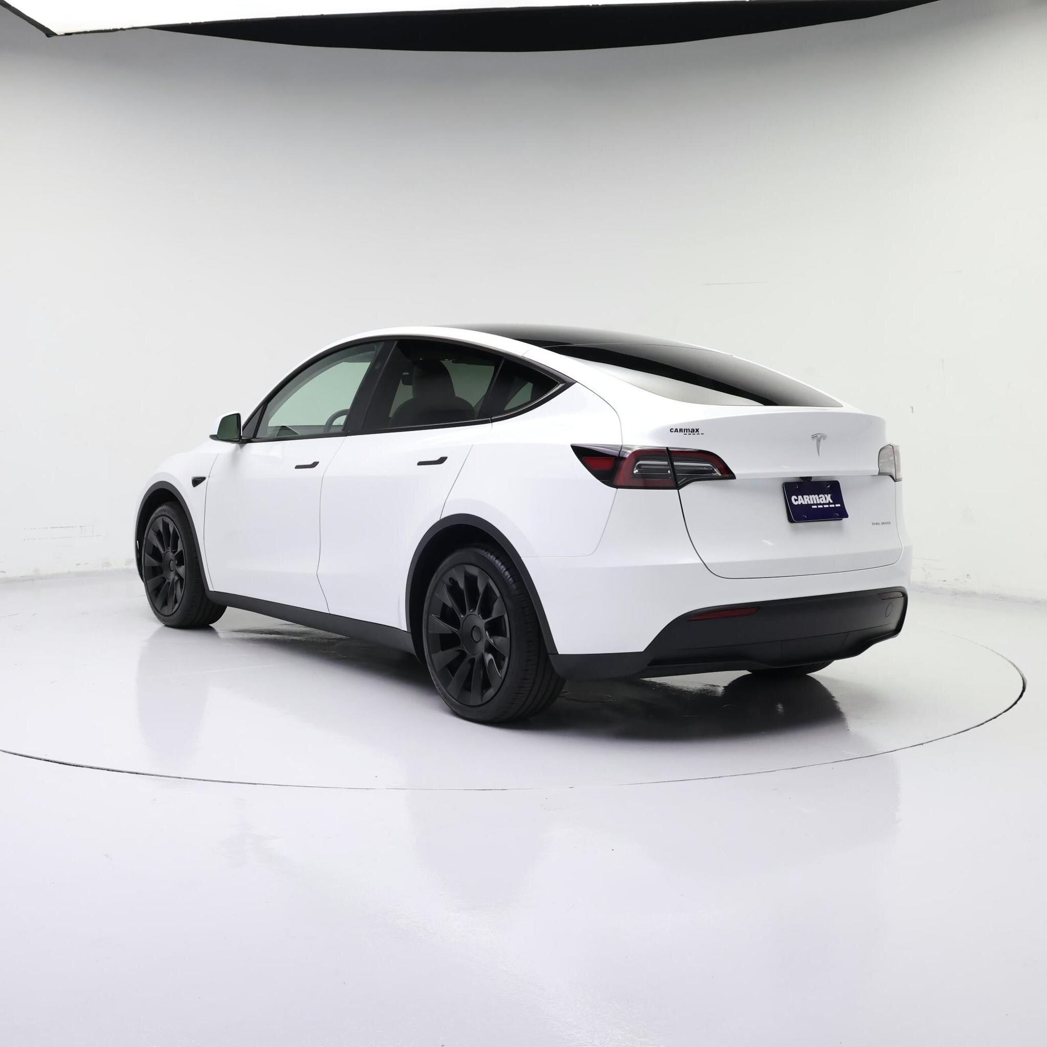 Thumbnail: 2025 Tesla Model Y - 2