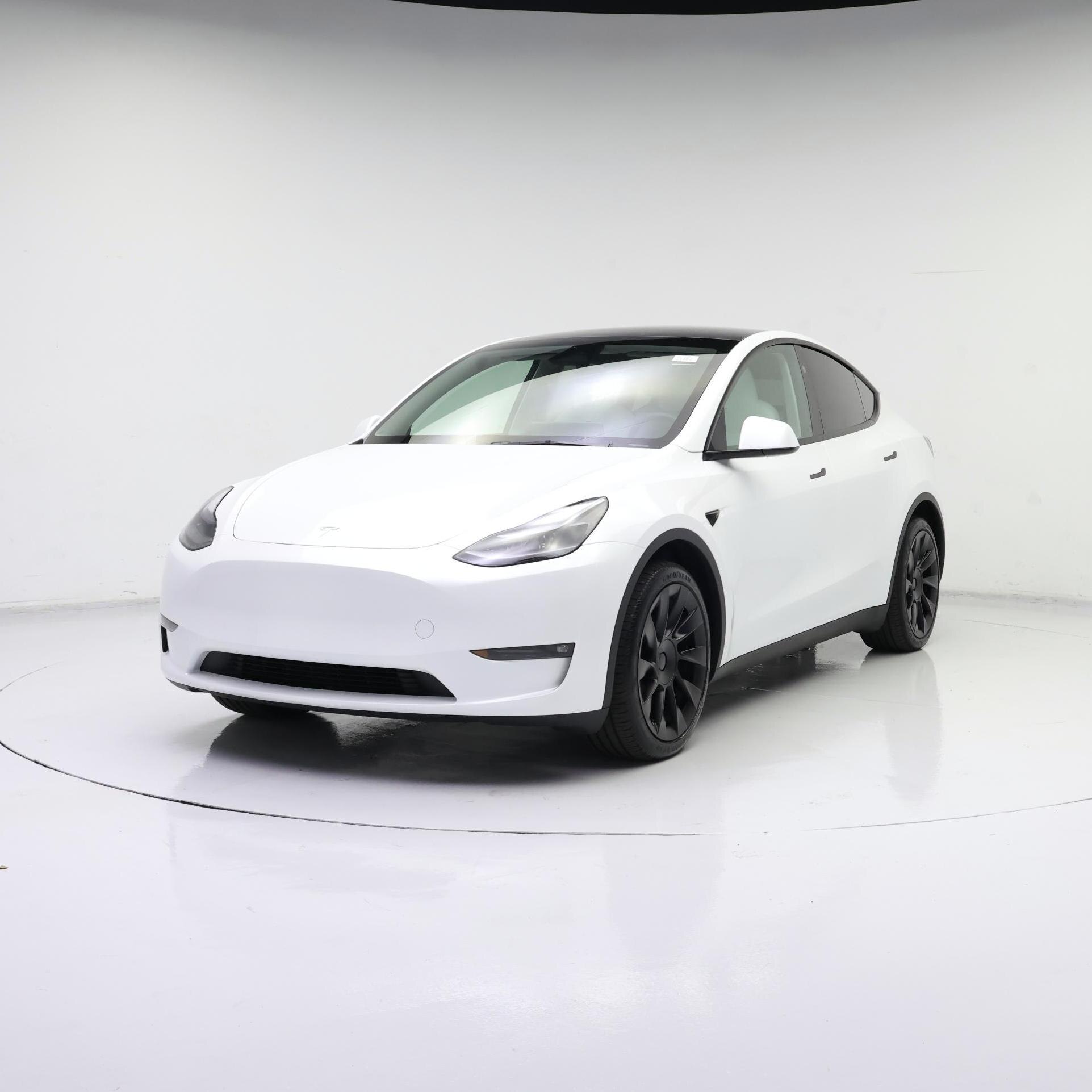 Thumbnail: 2025 Tesla Model Y - 4
