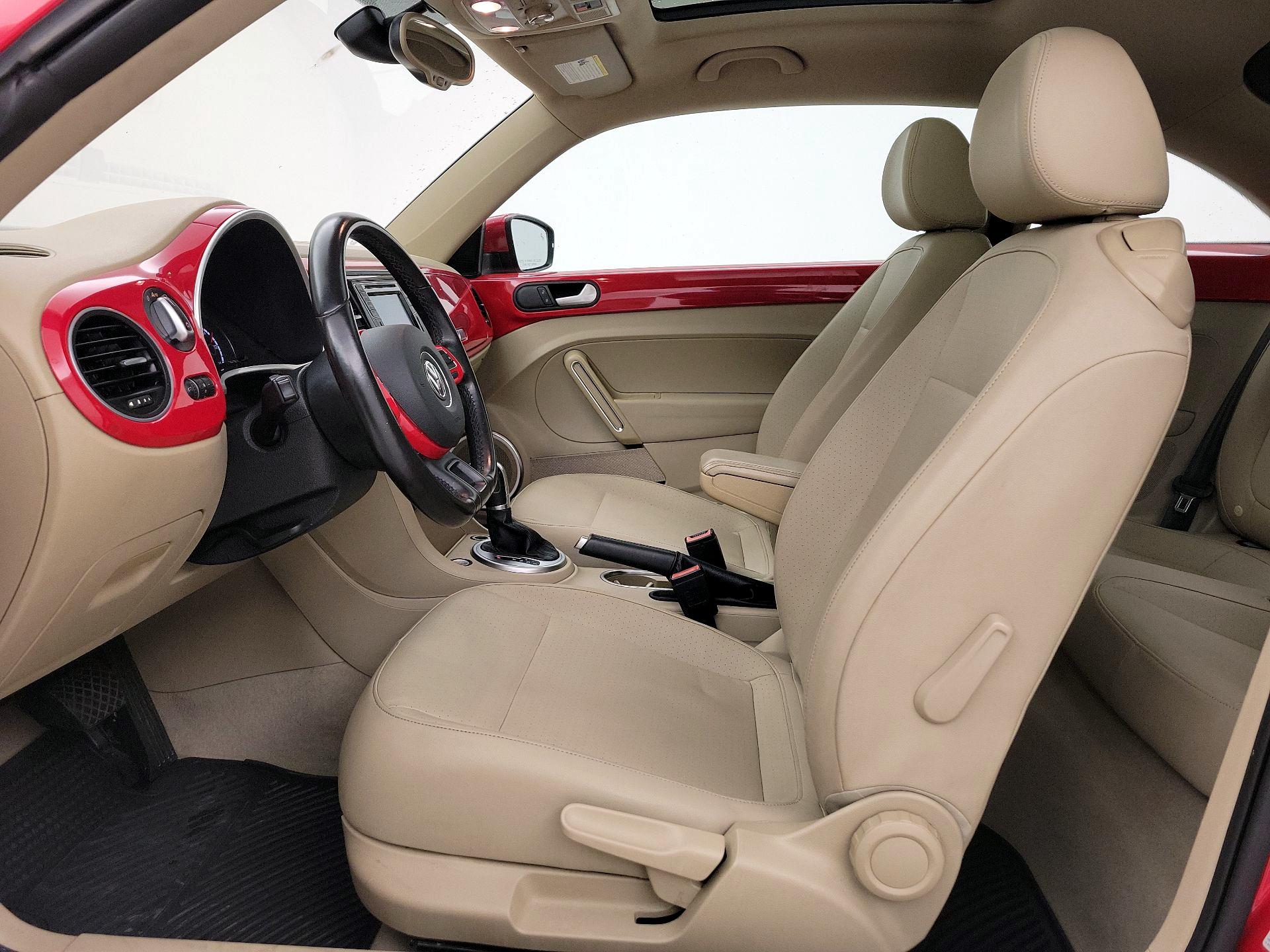 Thumbnail: 2016 Volkswagen Beetle - 11