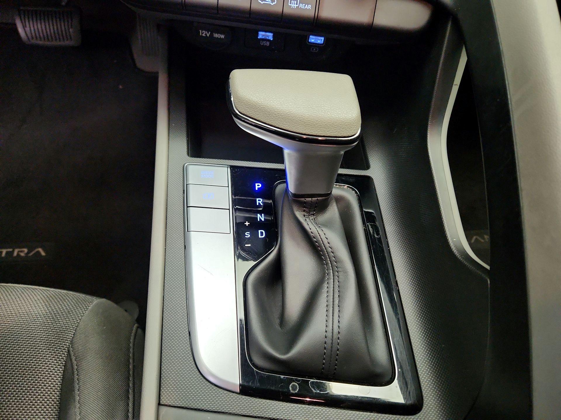 Thumbnail: 2023 Hyundai Elantra - 17