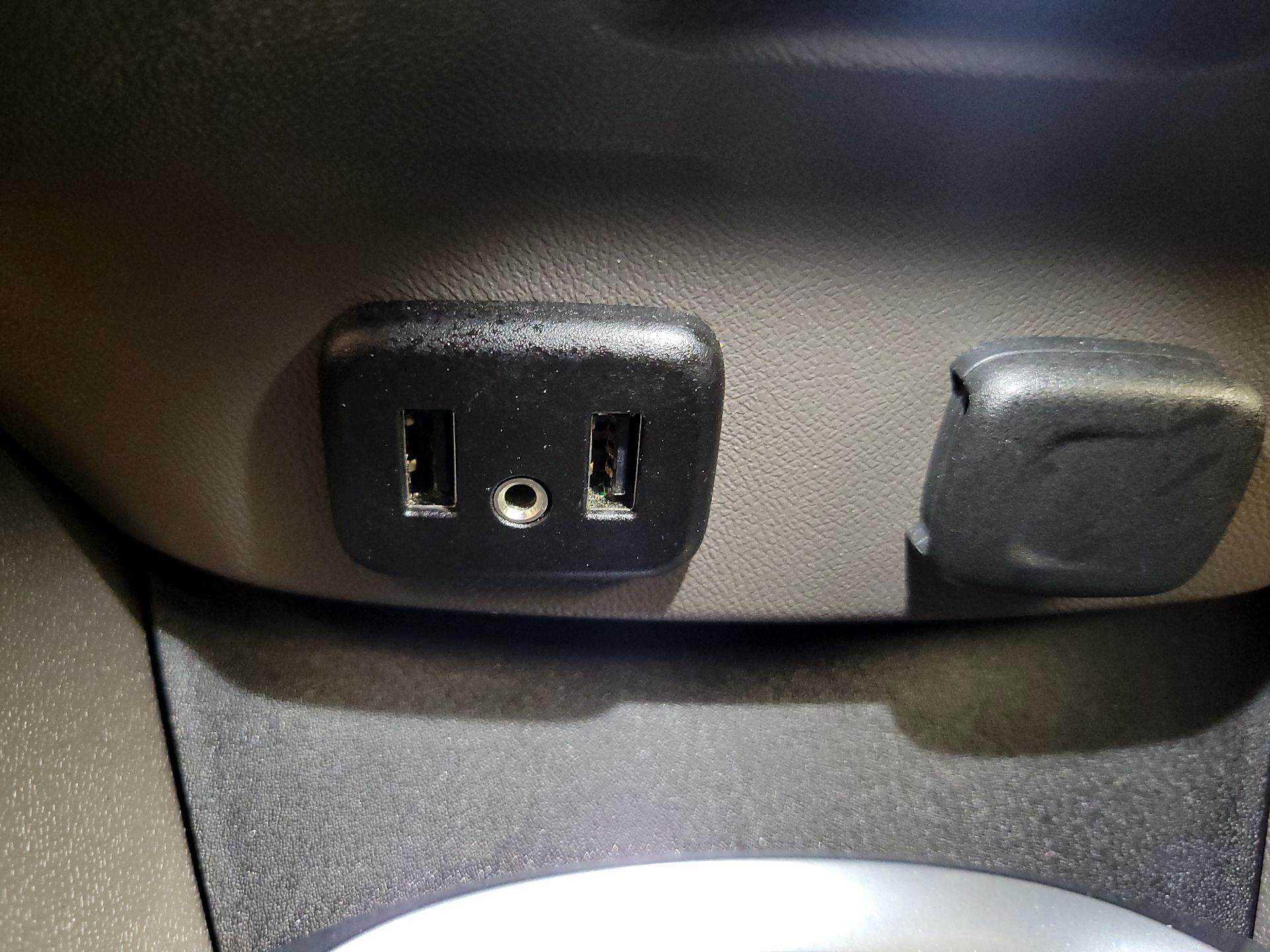 Thumbnail: 2016 Chevrolet Malibu - 19