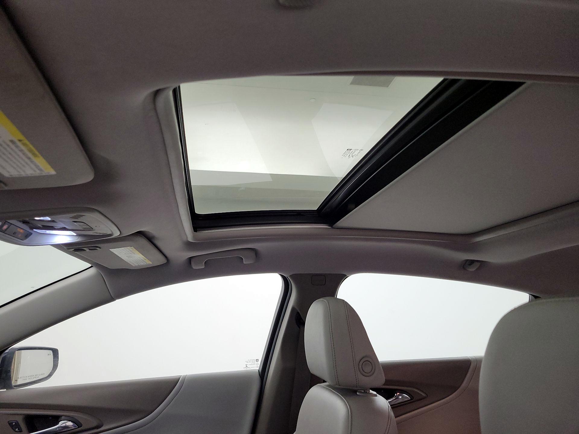 Thumbnail: 2016 Chevrolet Malibu - 20