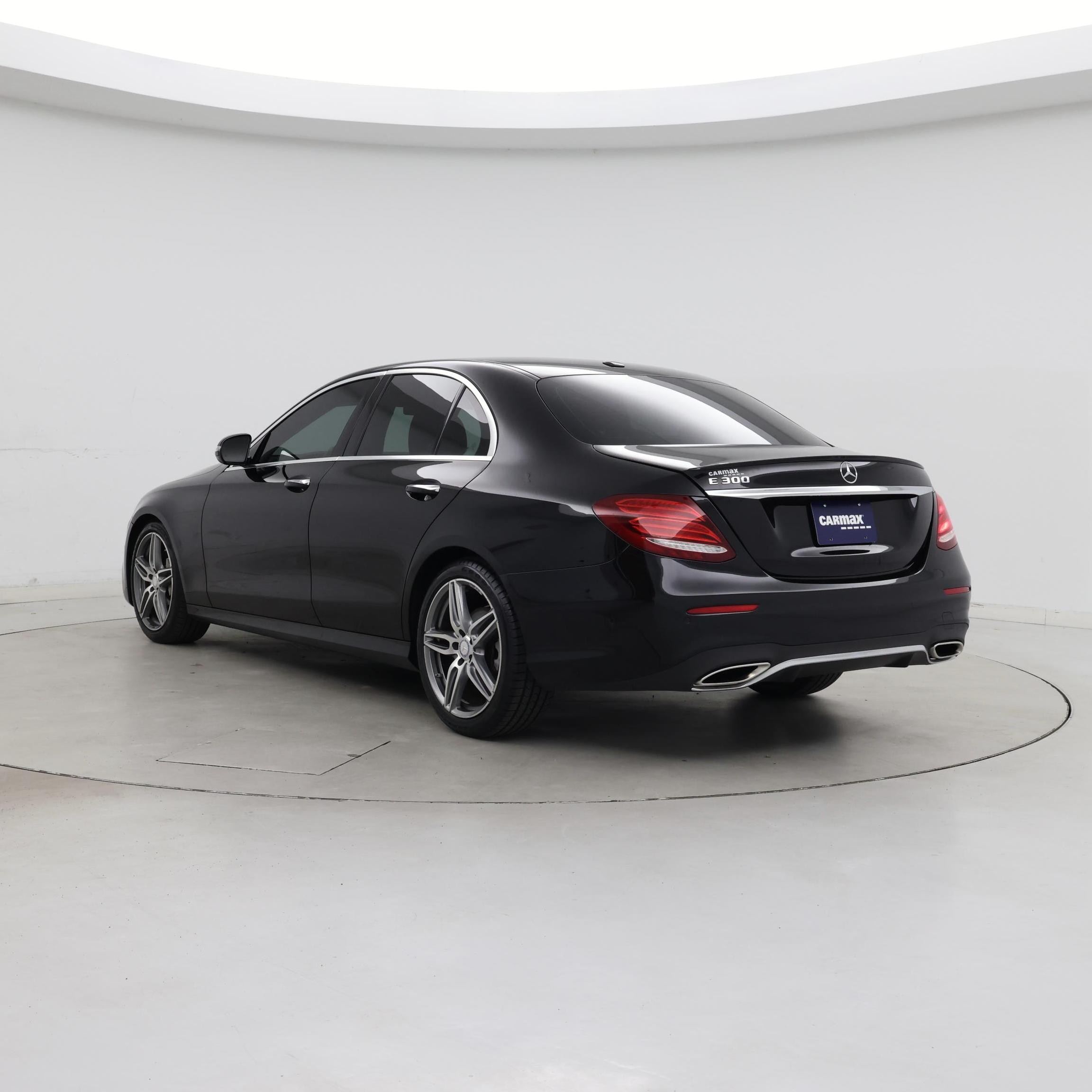 Thumbnail: 2017 Mercedes-Benz E-Class - 2