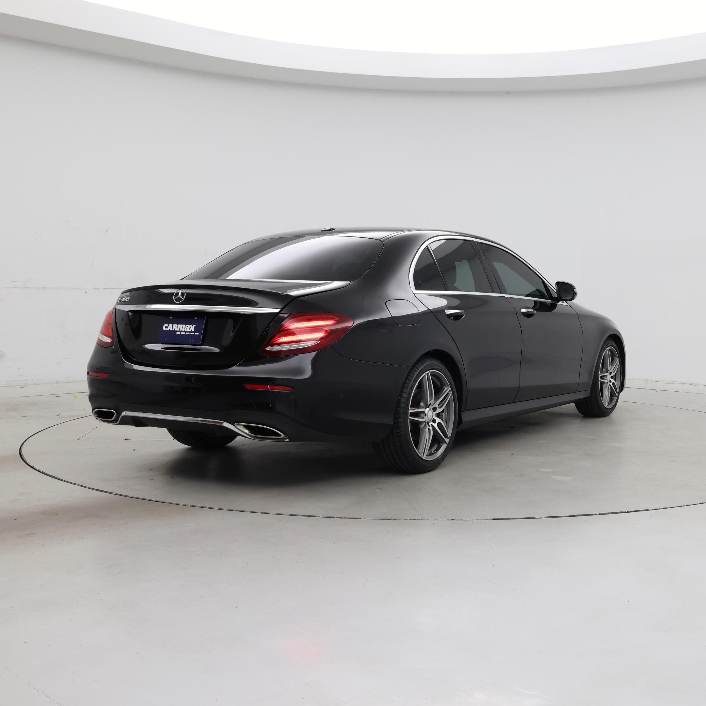 Thumbnail: 2017 Mercedes-Benz E-Class - 8