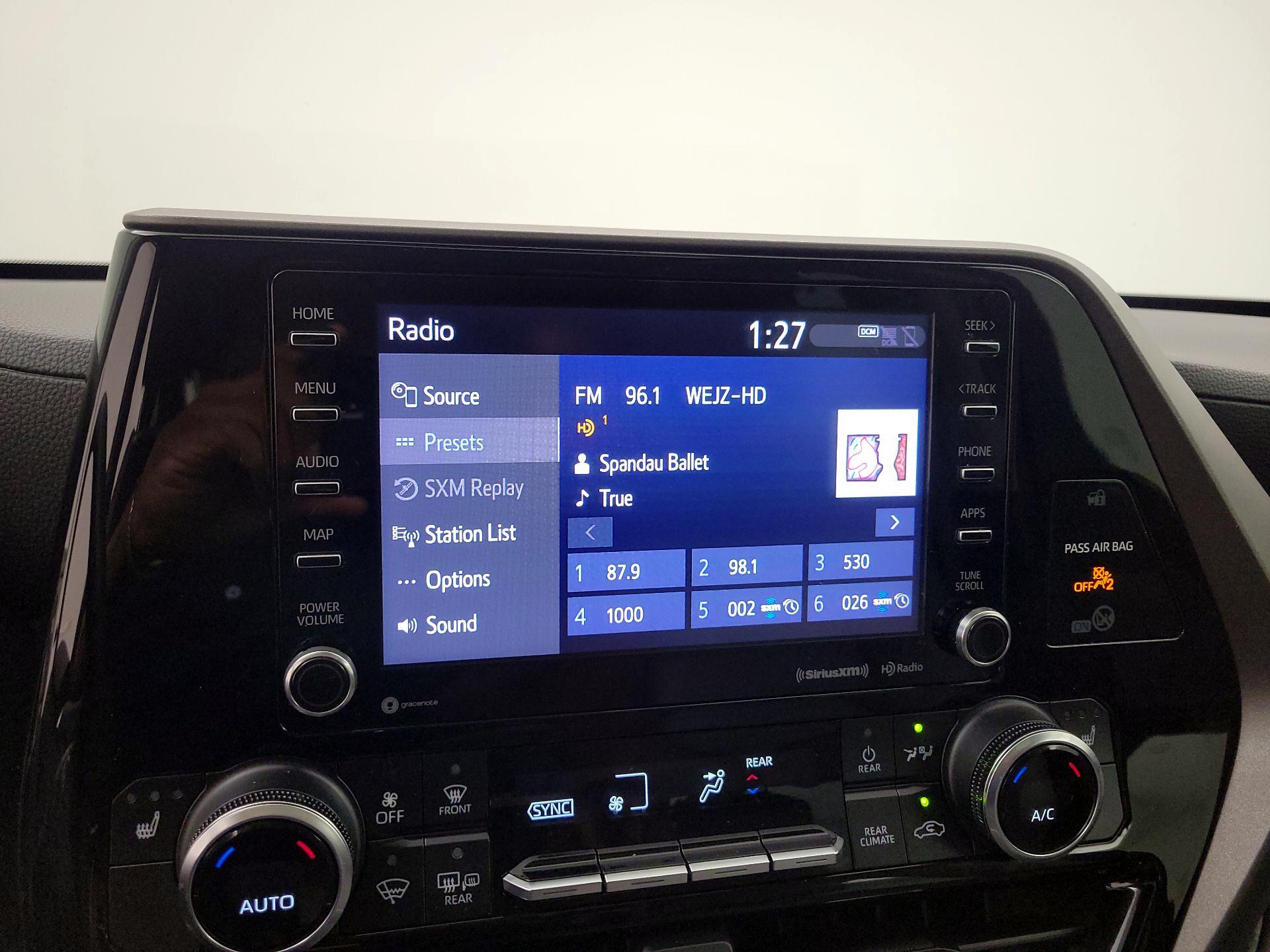 Thumbnail: 2020 Toyota Highlander - 15