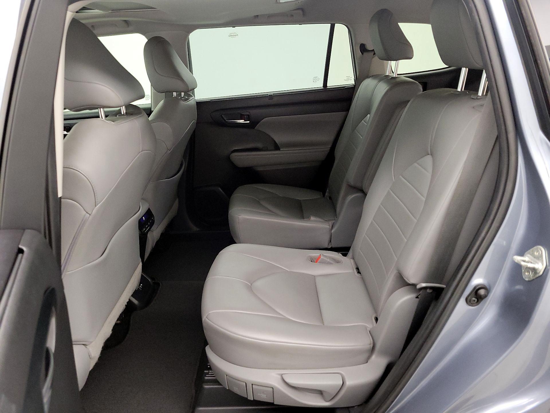 Thumbnail: 2020 Toyota Highlander - 20