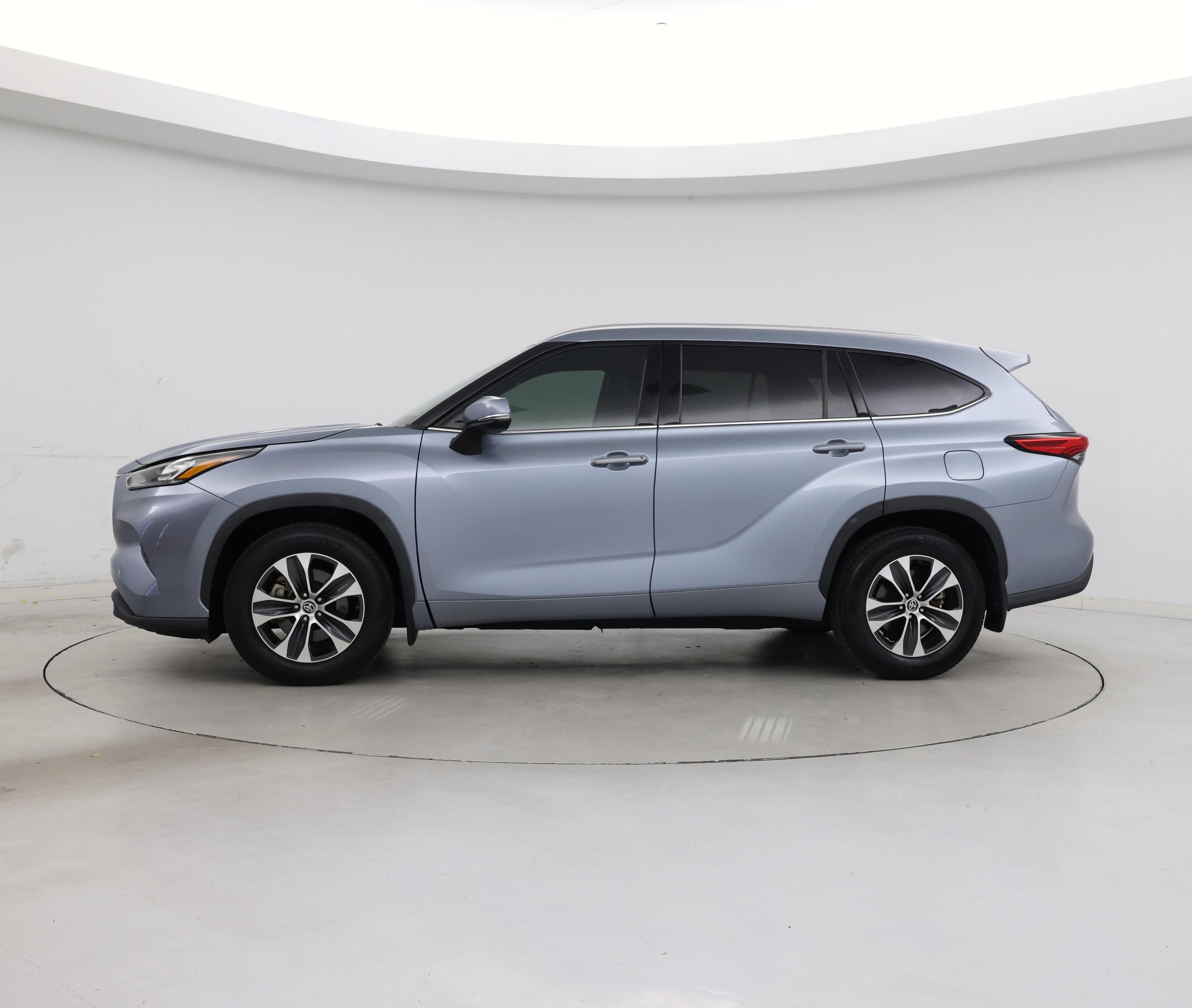 Thumbnail: 2020 Toyota Highlander - 3